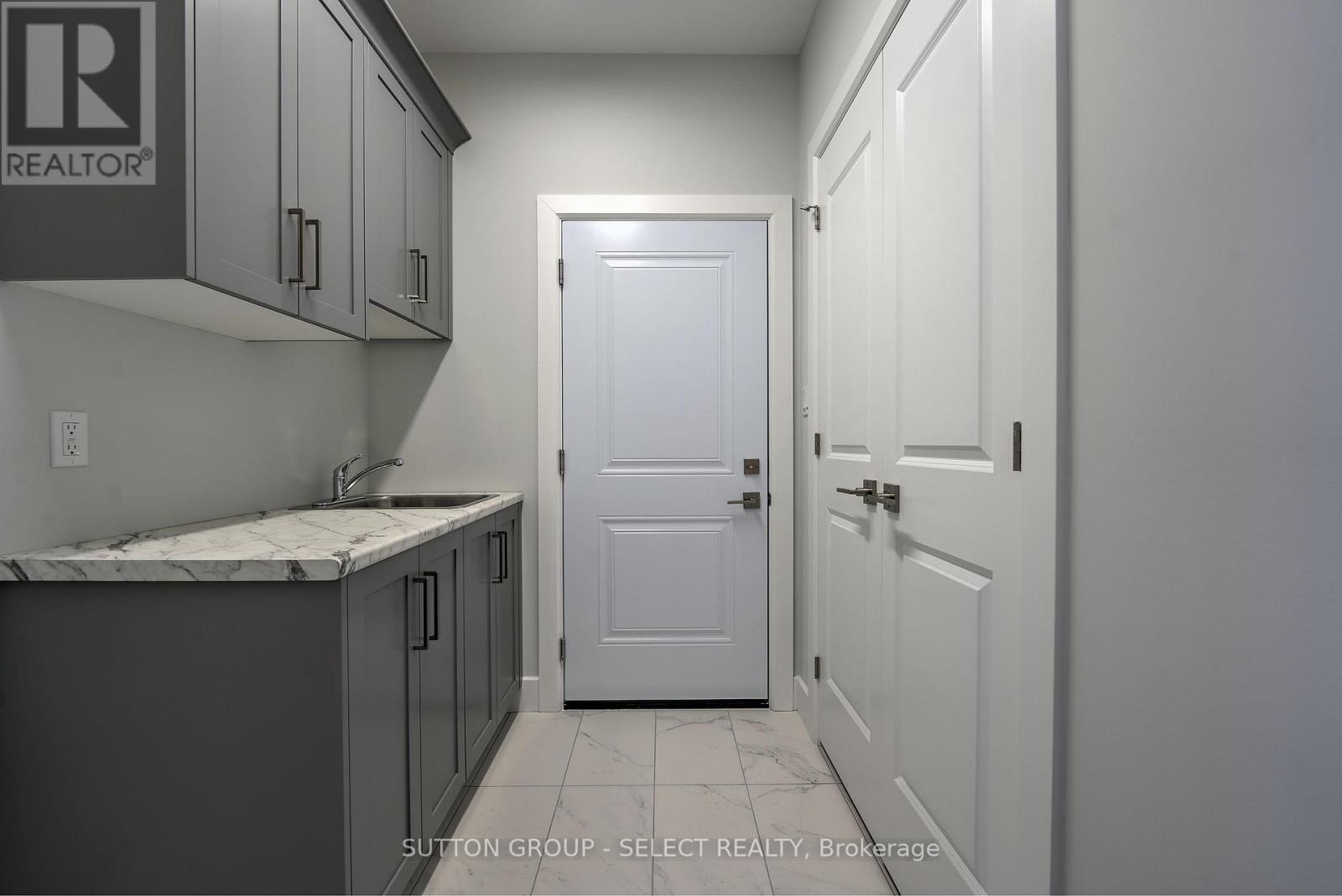 19 Lois Court, Lambton Shores, Ontario  N0M 1T0 - Photo 26 - X12665526