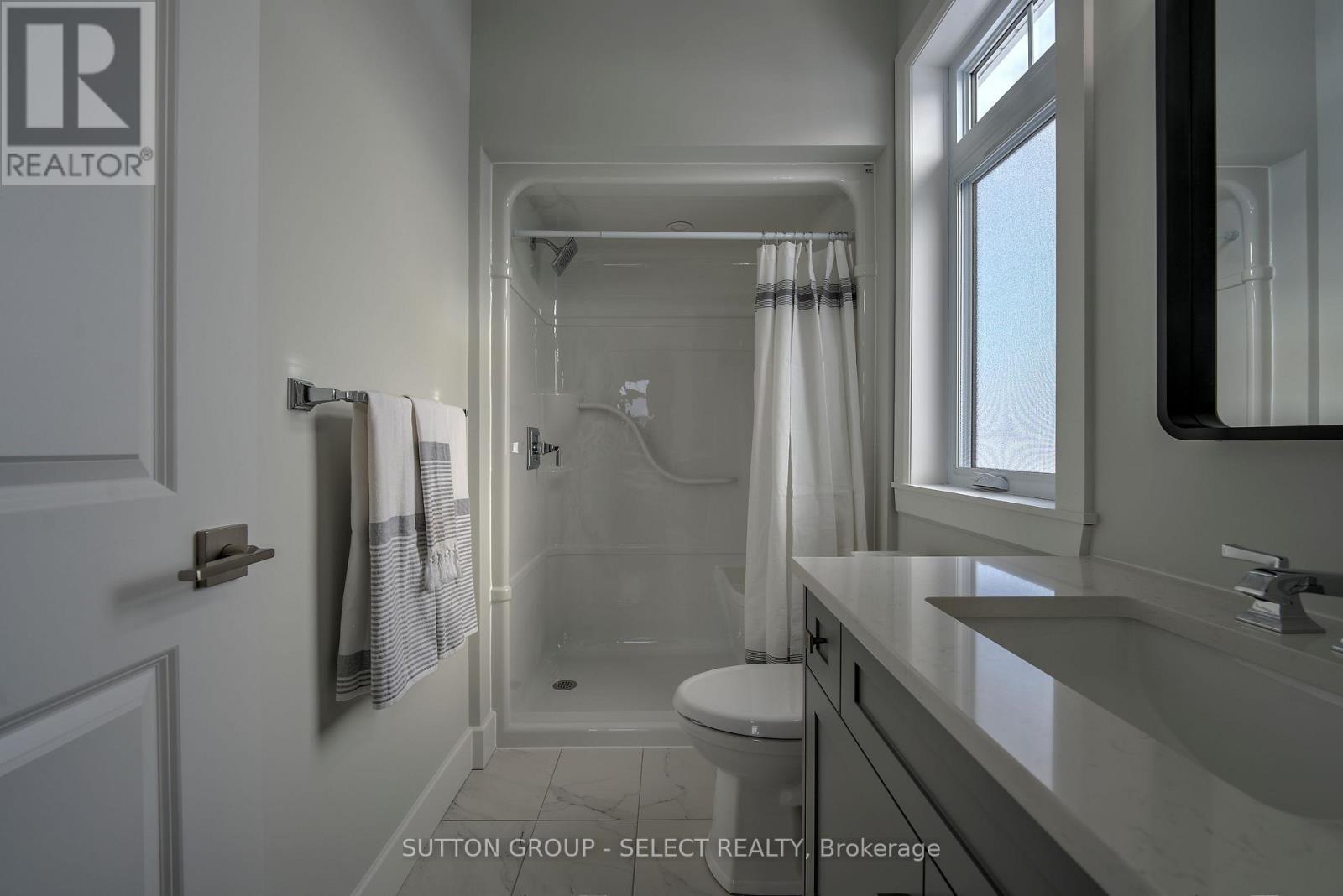 19 Lois Court, Lambton Shores, Ontario  N0M 1T0 - Photo 23 - X12665526