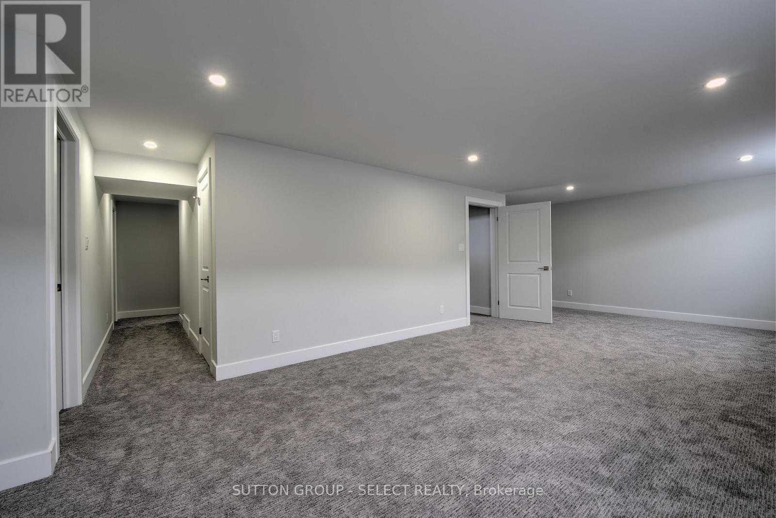 19 Lois Court, Lambton Shores, Ontario  N0M 1T0 - Photo 31 - X12665526