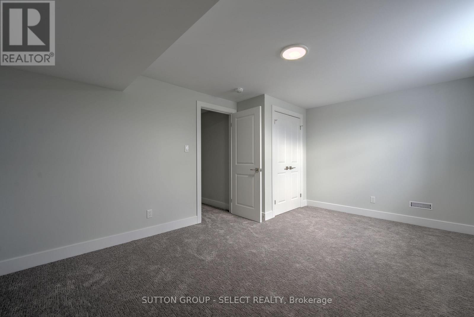 19 Lois Court, Lambton Shores, Ontario  N0M 1T0 - Photo 36 - X12665526