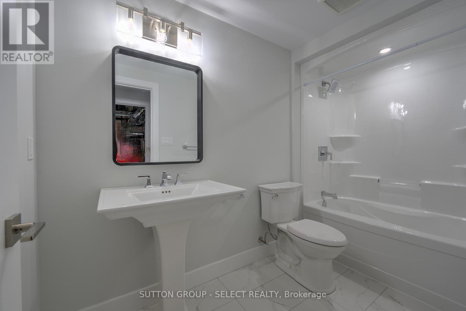 19 Lois Court, Lambton Shores, Ontario  N0M 1T0 - Photo 32 - X12665526