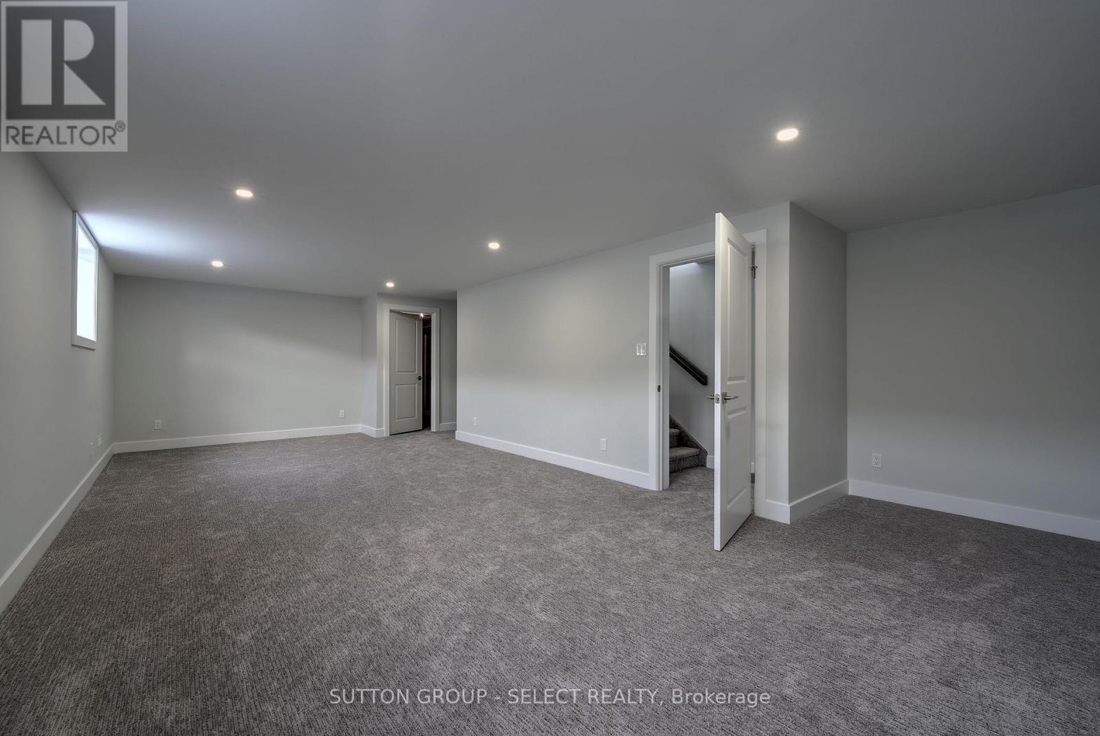 19 Lois Court, Lambton Shores, Ontario  N0M 1T0 - Photo 30 - X12665526