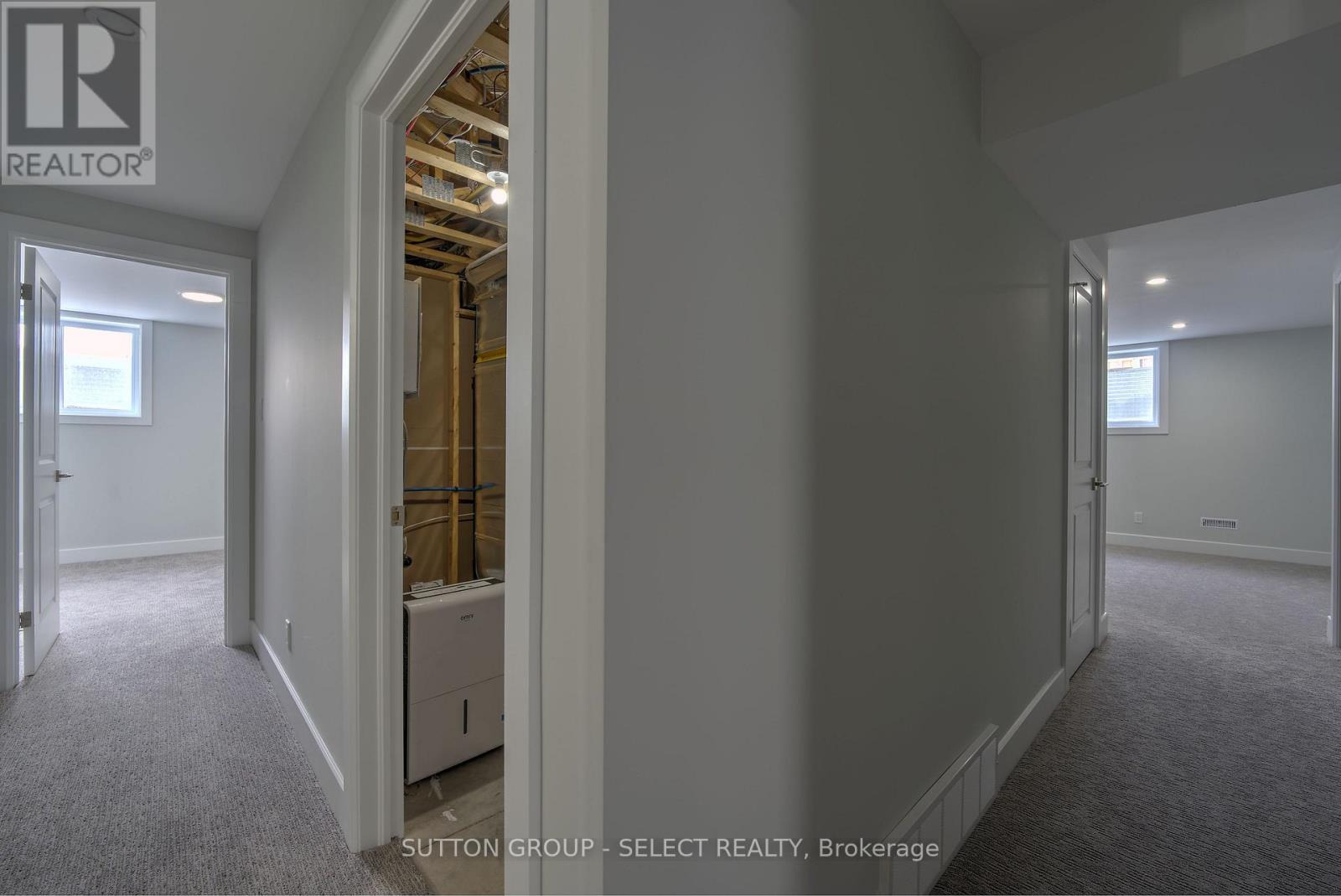 19 Lois Court, Lambton Shores, Ontario  N0M 1T0 - Photo 35 - X12665526