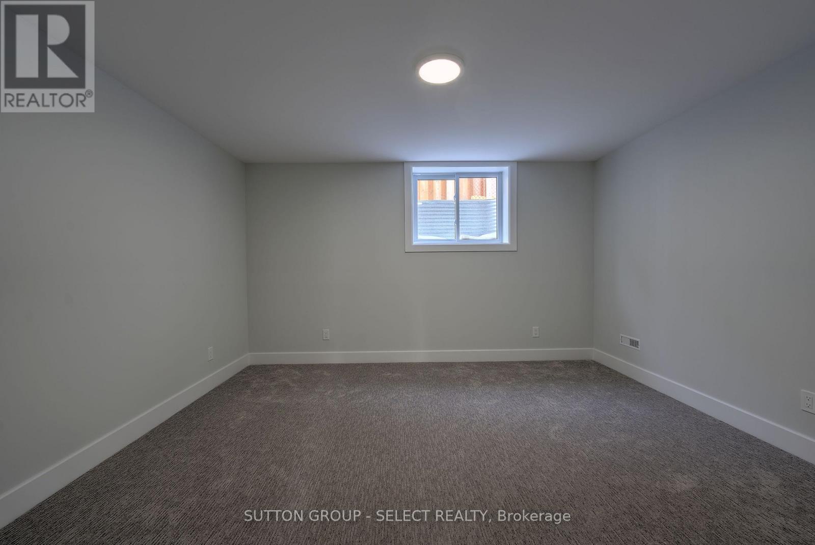 19 Lois Court, Lambton Shores, Ontario  N0M 1T0 - Photo 33 - X12665526