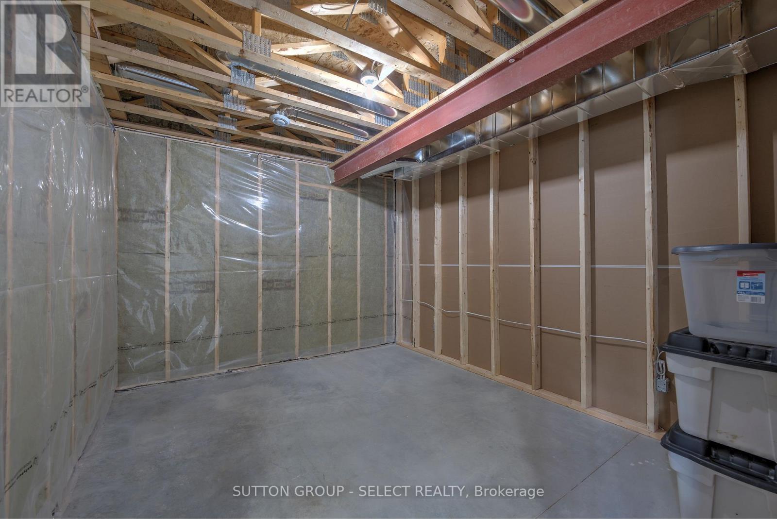 19 Lois Court, Lambton Shores, Ontario  N0M 1T0 - Photo 38 - X12665526