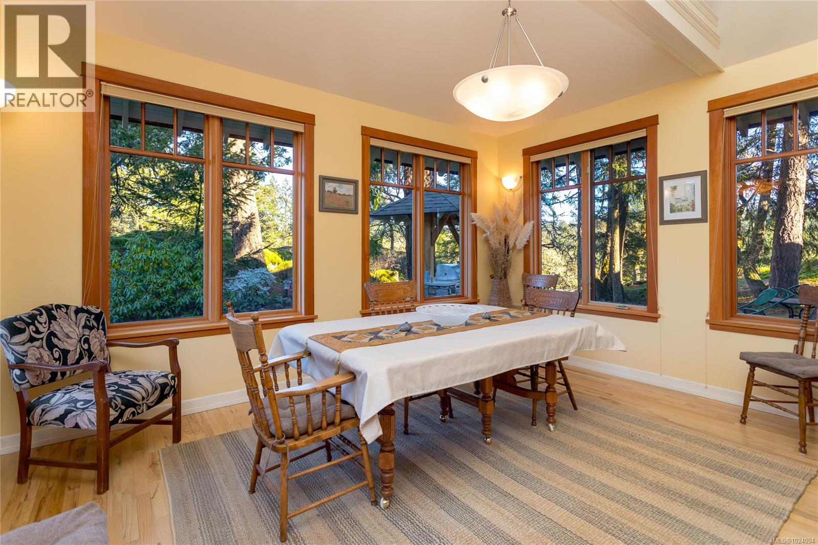 240 Viaduct Ave W, Saanich, British Columbia  V9E 2B6 - Photo 14 - 1024094