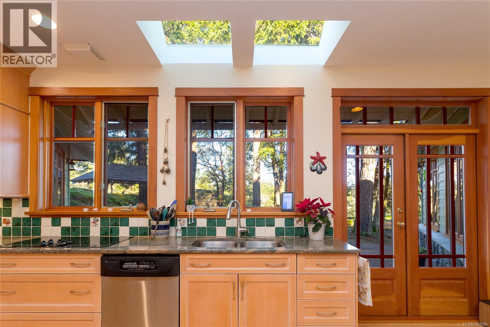 240 Viaduct Ave W, Saanich, British Columbia  V9E 2B6 - Photo 22 - 1024094