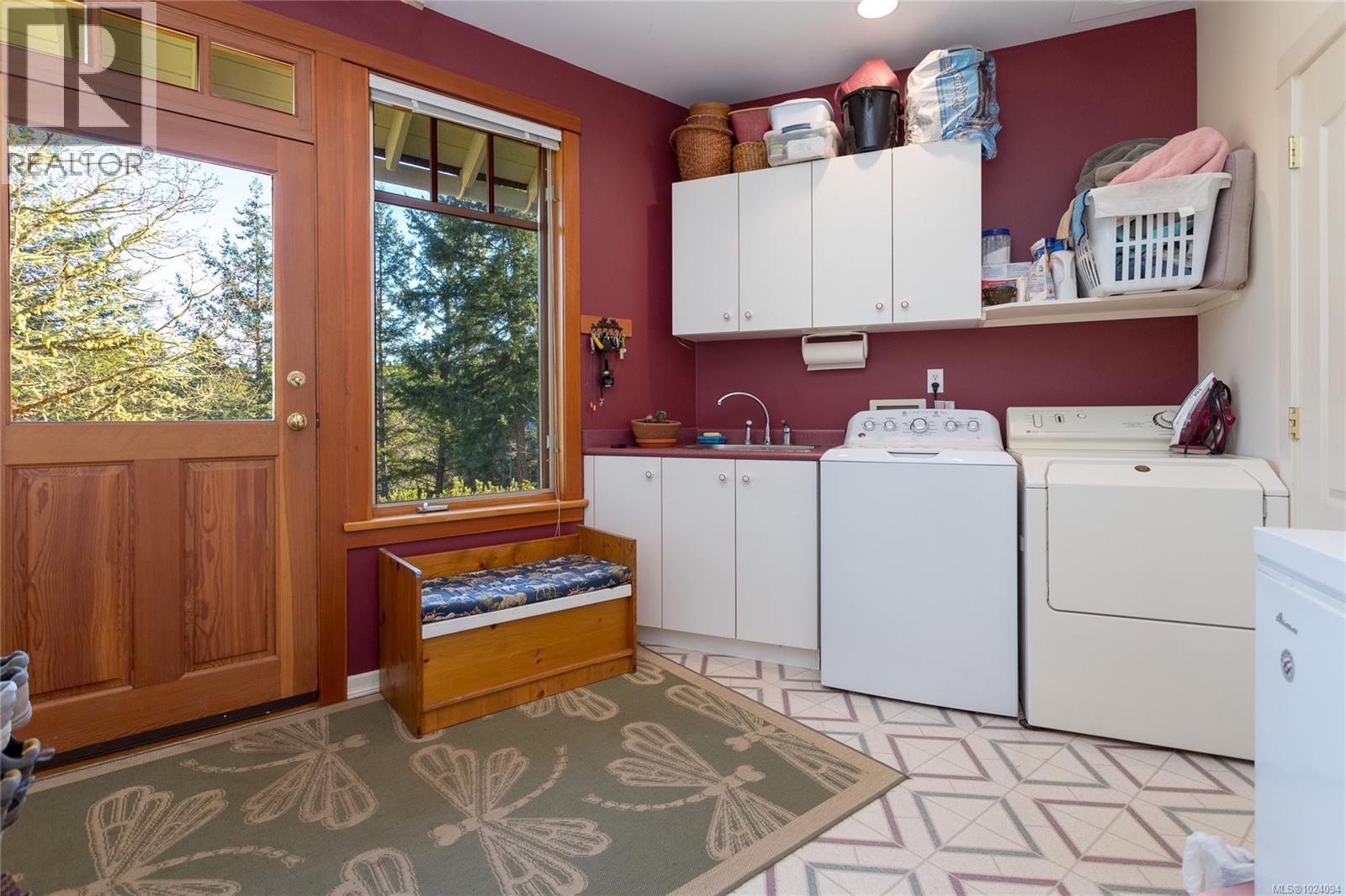 240 Viaduct Ave W, Saanich, British Columbia  V9E 2B6 - Photo 31 - 1024094