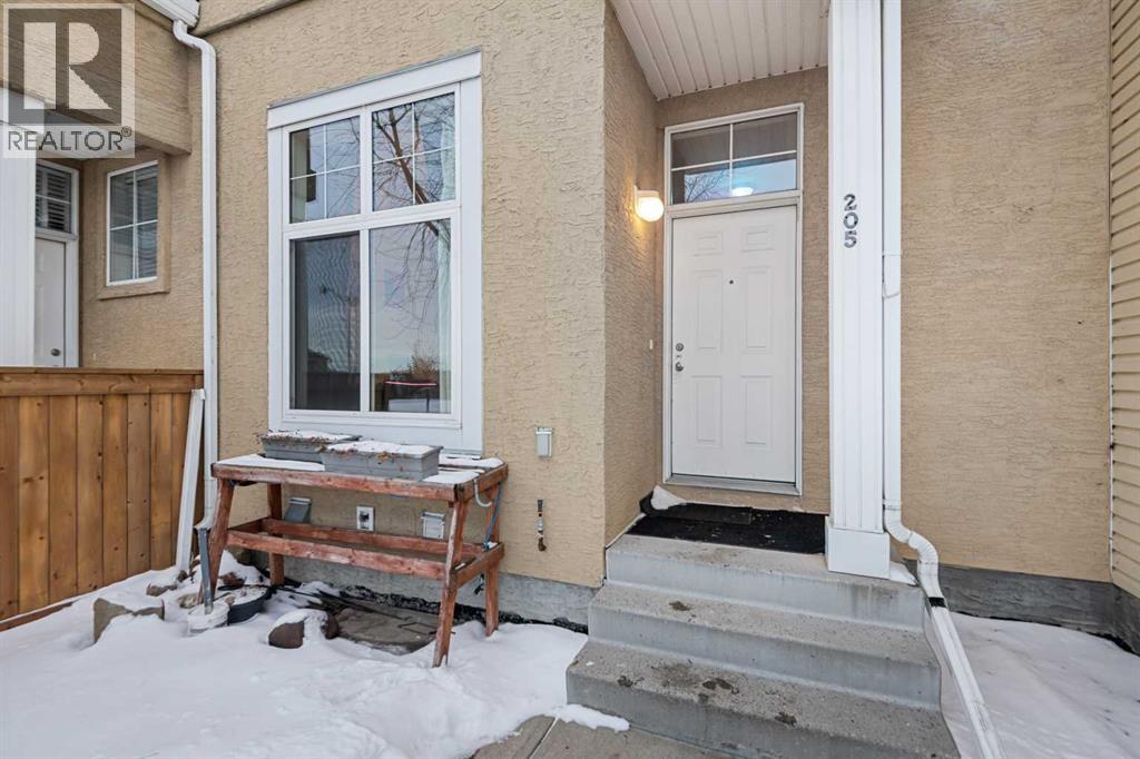 205 Mckenzie Towne Gate Se, Calgary, Alberta  T2Z 4G2 - Photo 4 - A2276192