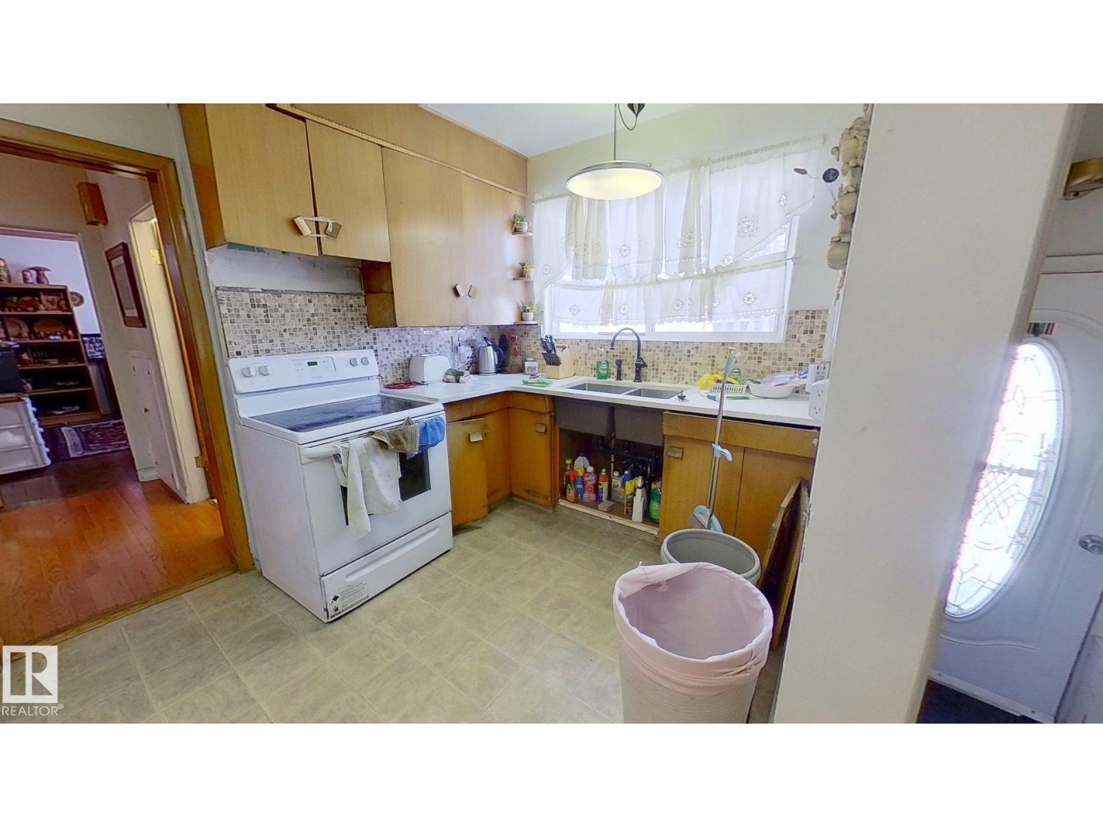 9216 130 Av Nw, Edmonton, Alberta T5E 0S2 - Photo 5 - E4472257