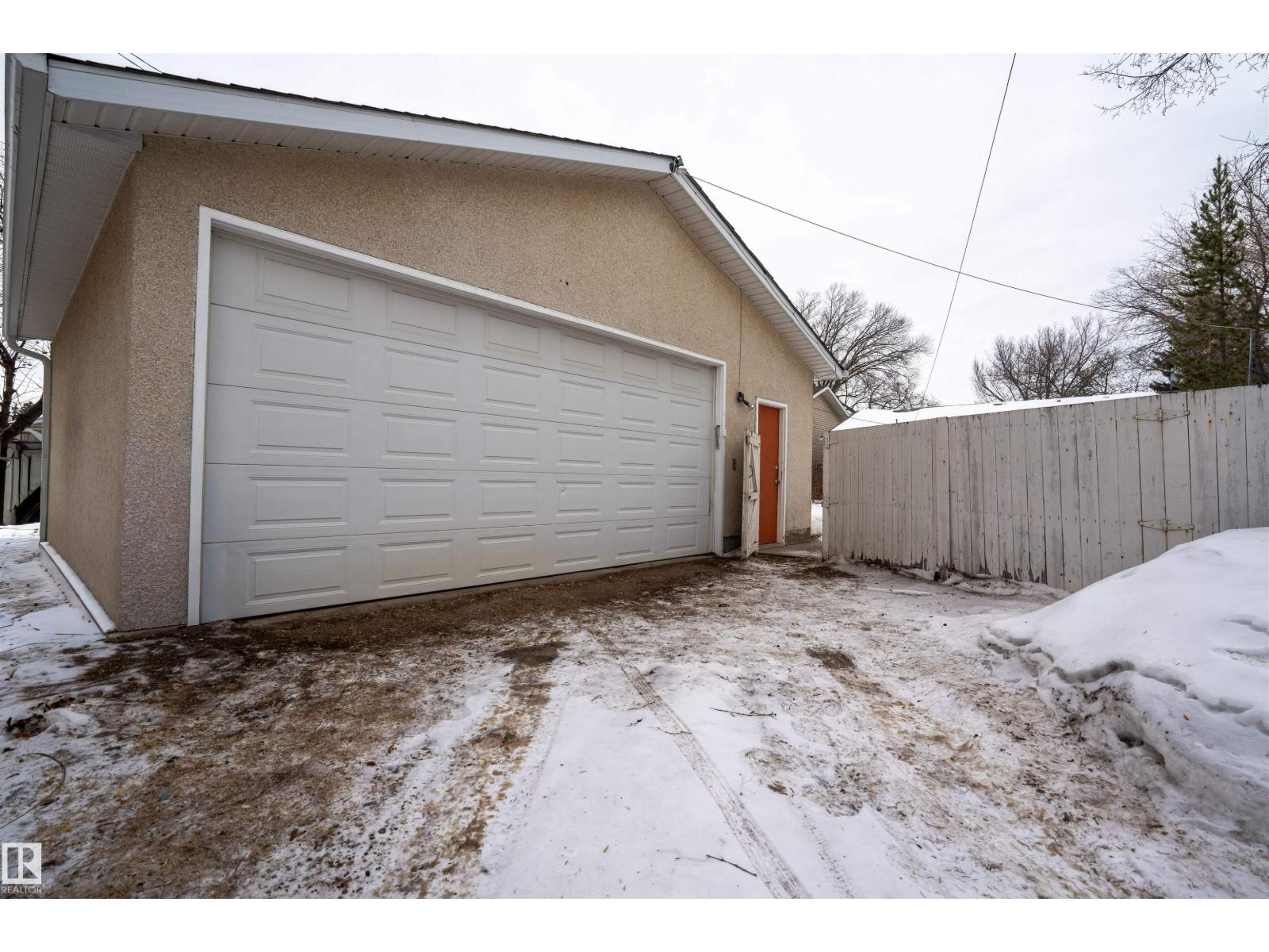 9718 150 St Nw, Edmonton, Alberta  T5P 1N4 - Photo 32 - E4472258