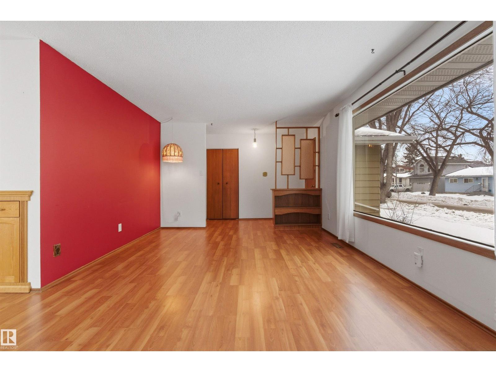 9718 150 St Nw, Edmonton, Alberta  T5P 1N4 - Photo 4 - E4472258