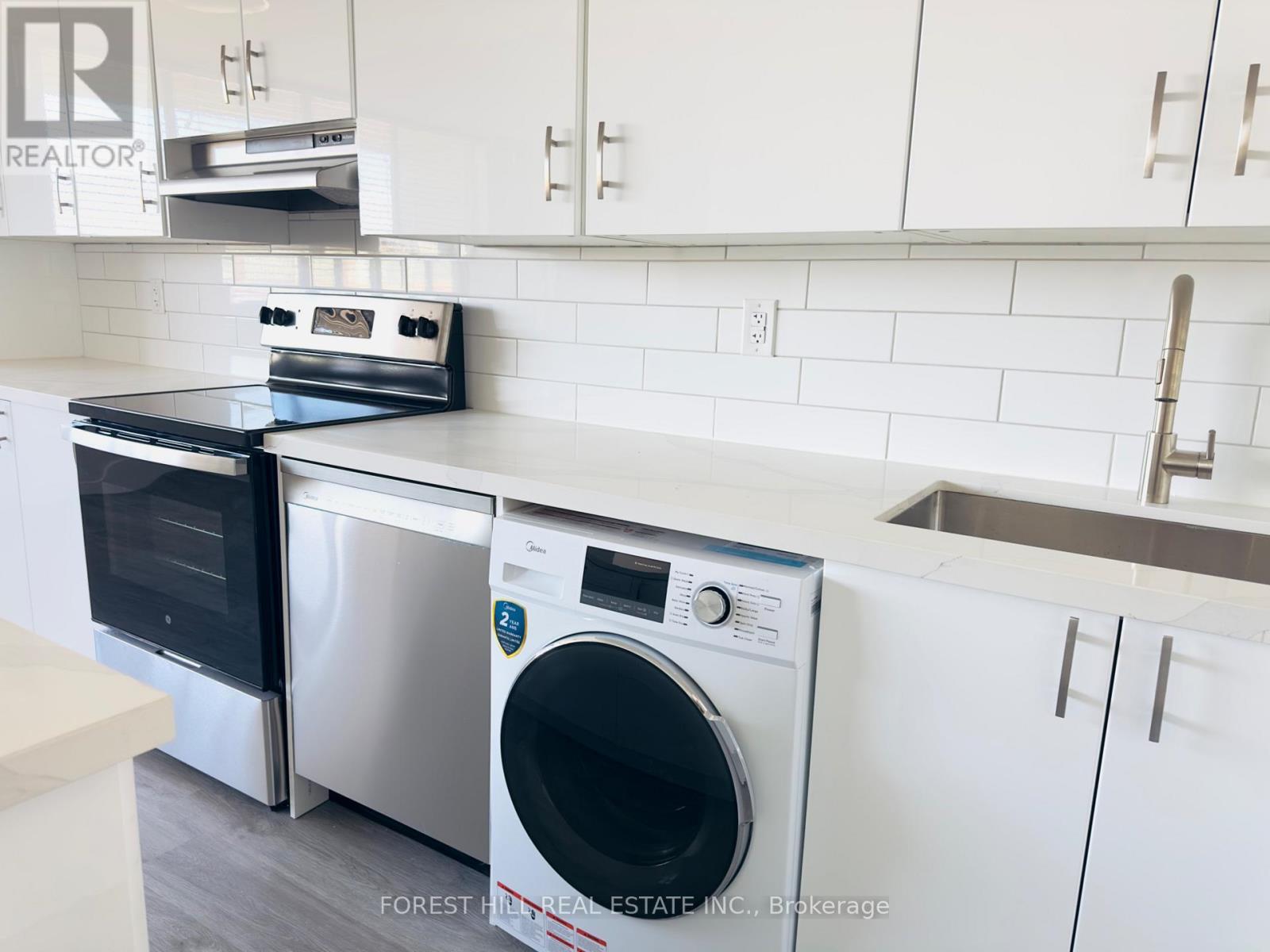 804 - 34 Walmer Road, Toronto, Ontario  M5R 2W6 - Photo 3 - C12759778