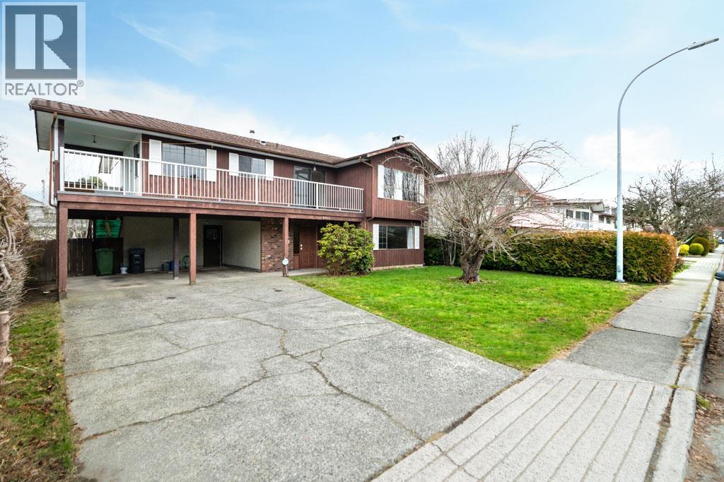 8411 Rideau Drive, Richmond, British Columbia  V7A 4M6 - Photo 1 - R3086235
