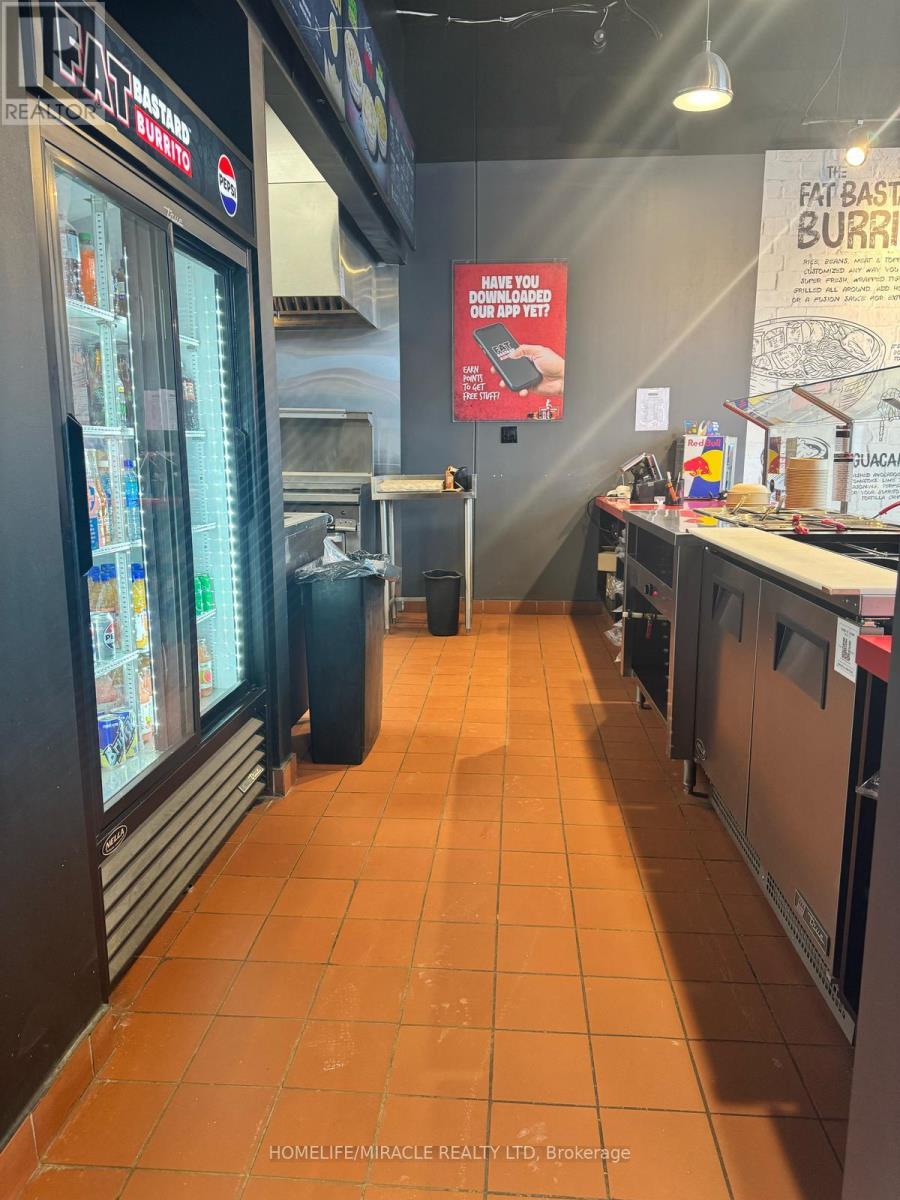 498 Holland Street W, Bradford West Gwillimbury, Ontario  L3Z 0C1 - Photo 4 - N12759750