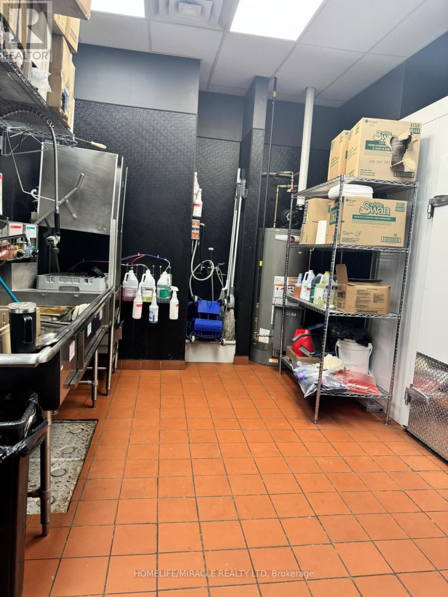 498 Holland Street W, Bradford West Gwillimbury, Ontario  L3Z 0C1 - Photo 5 - N12759750