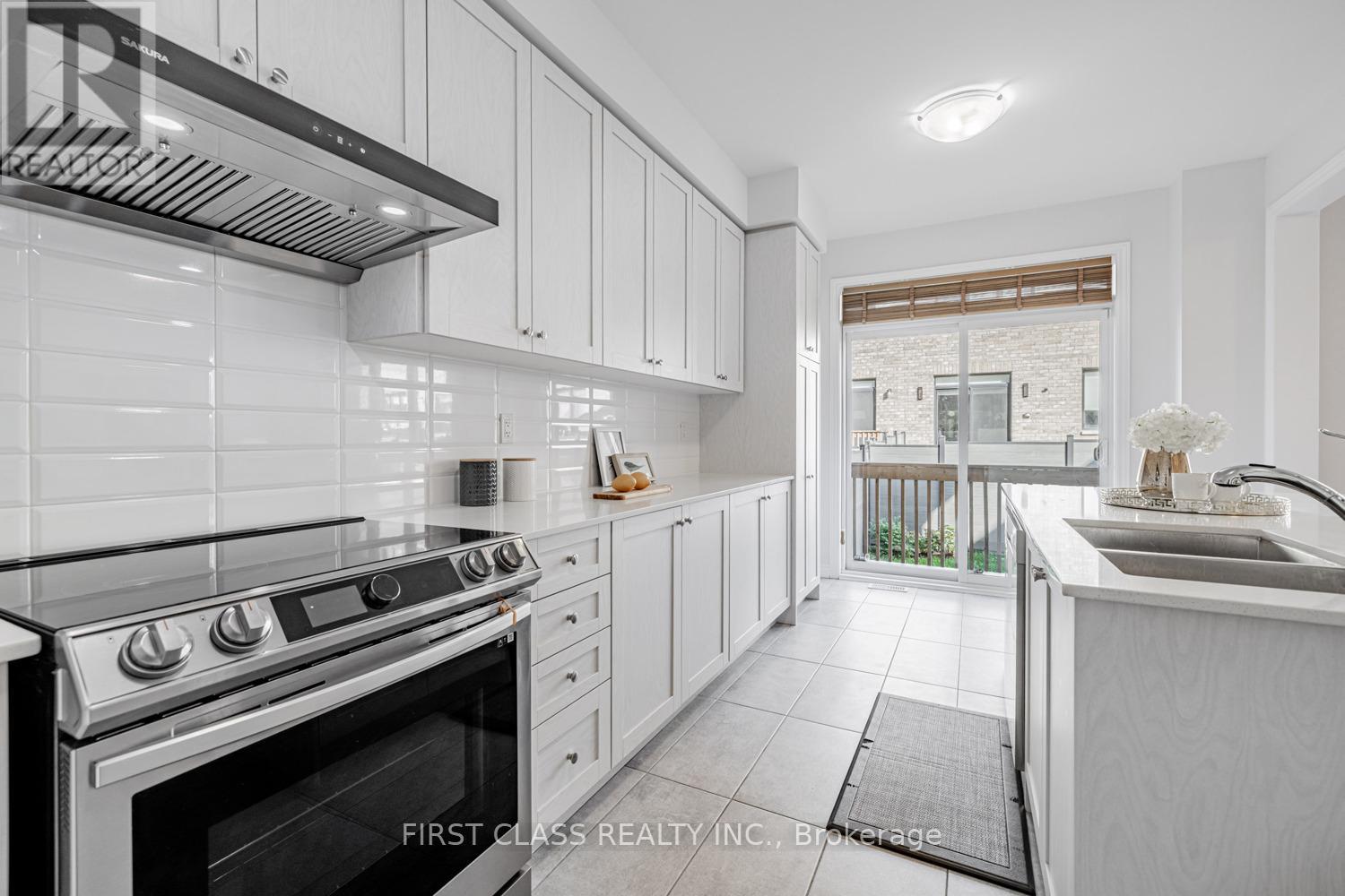 38 Hewison Avenue, Richmond Hill, Ontario  L4S 0J1 - Photo 19 - N12759810