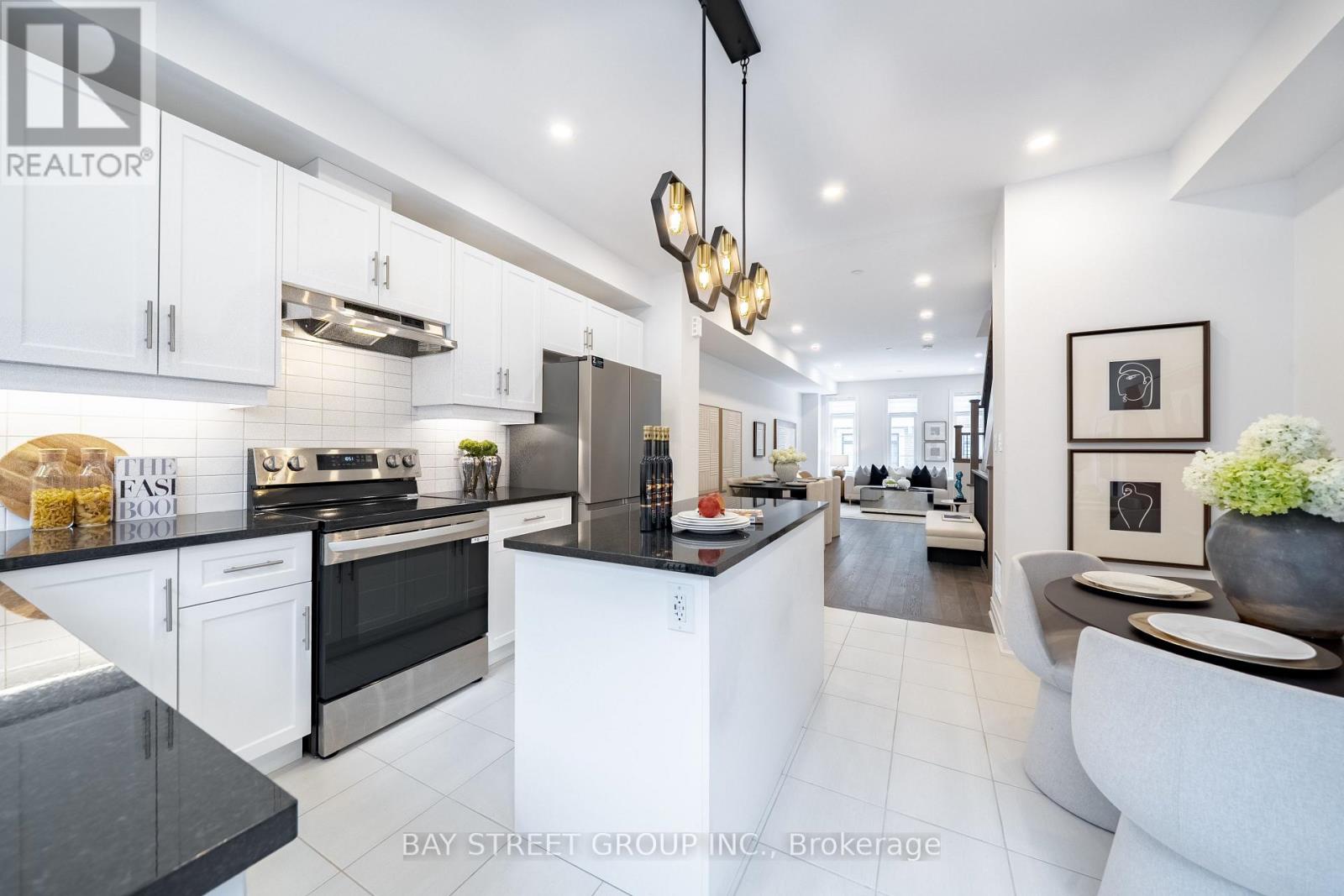 34 - 280 Melody Common, Oakville, Ontario  L6H 7H2 - Photo 3 - W12759812