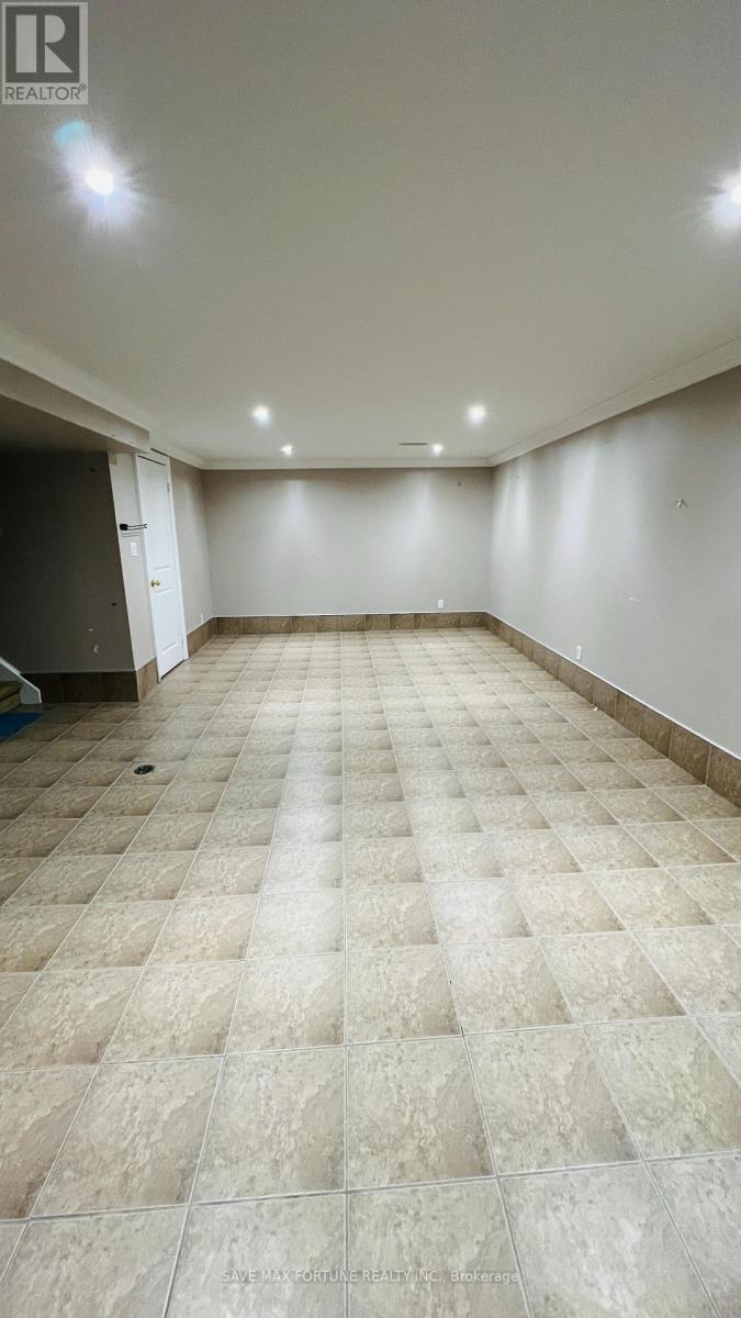 59 Marysfield Drive, Brampton, Ontario  L6P 0J2 - Photo 12 - W12759814