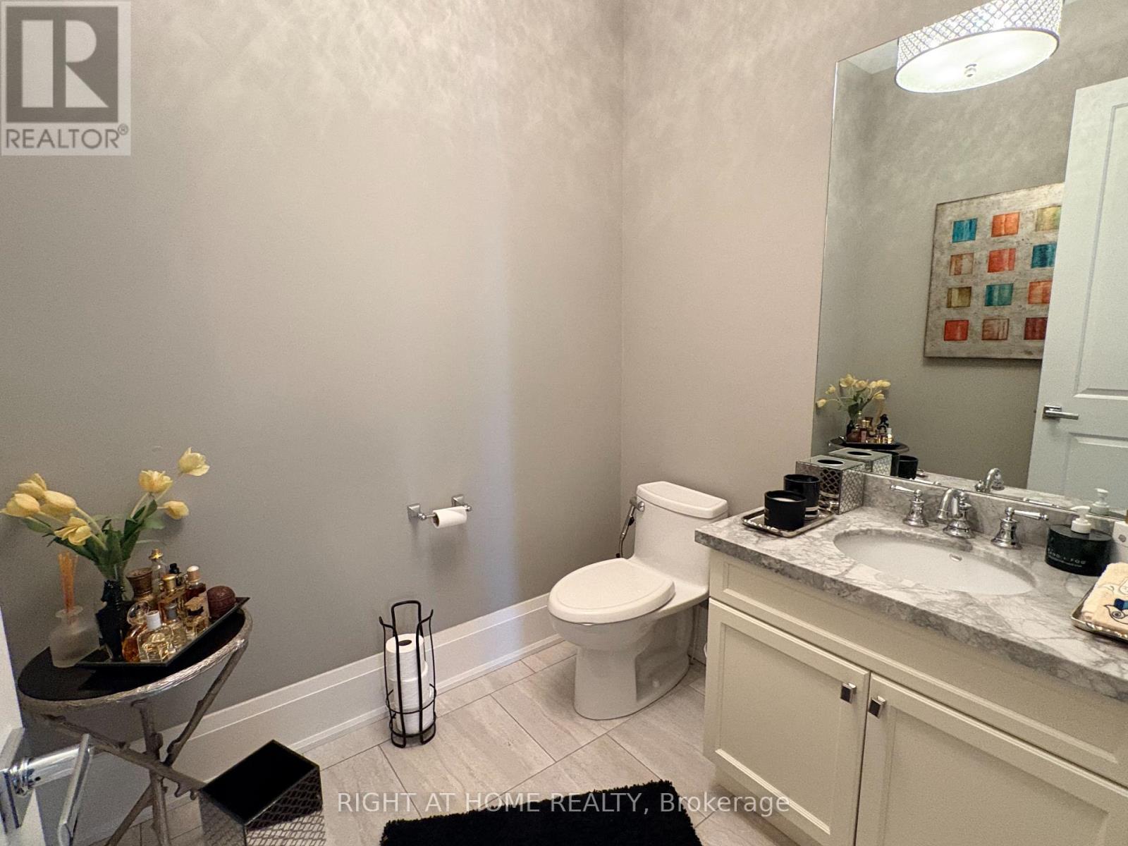 1 - 456 Lakeshore Road W, Oakville, Ontario  L6K 1S4 - Photo 19 - W12759820