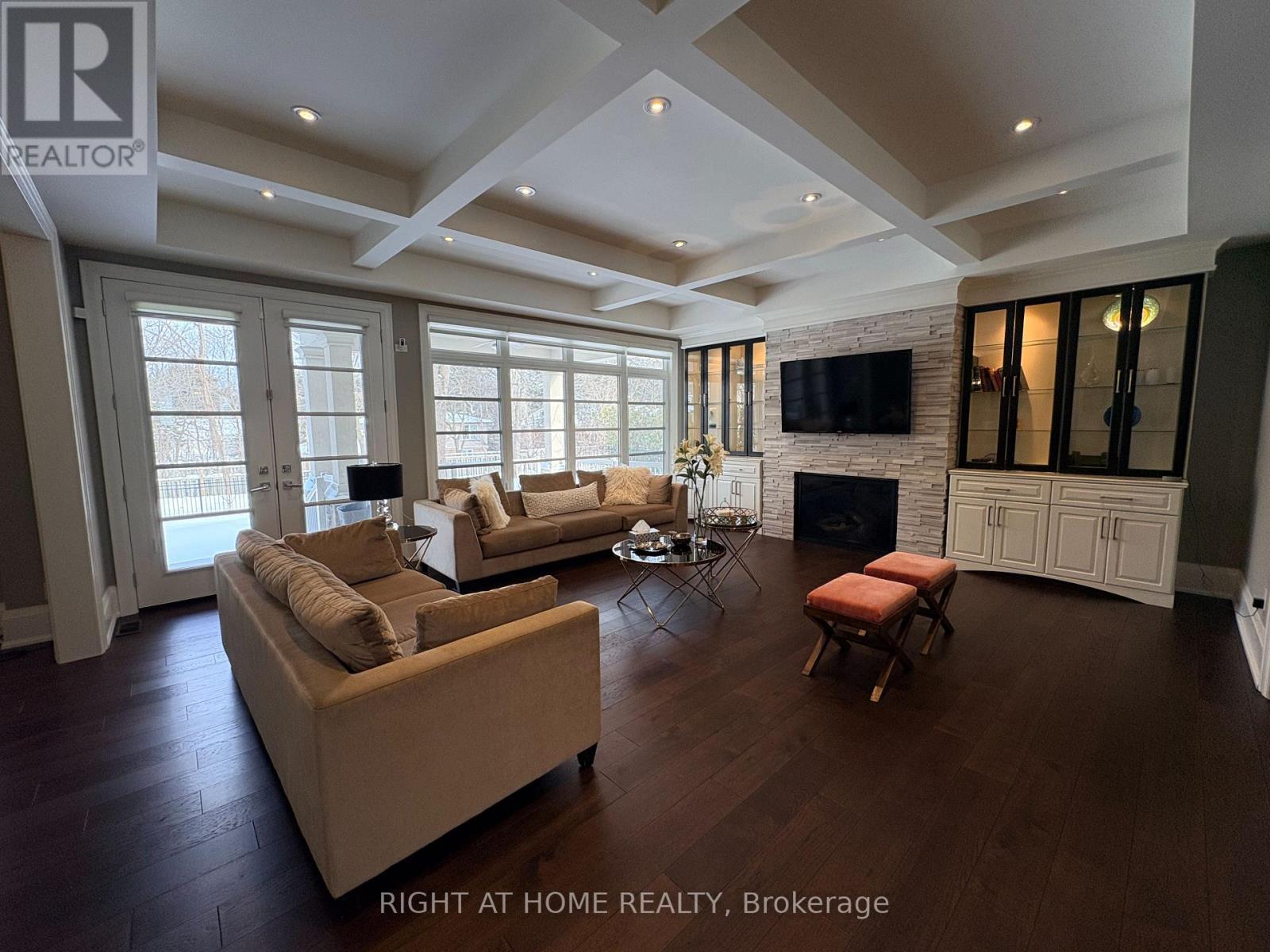 1 - 456 Lakeshore Road W, Oakville, Ontario  L6K 1S4 - Photo 8 - W12759820