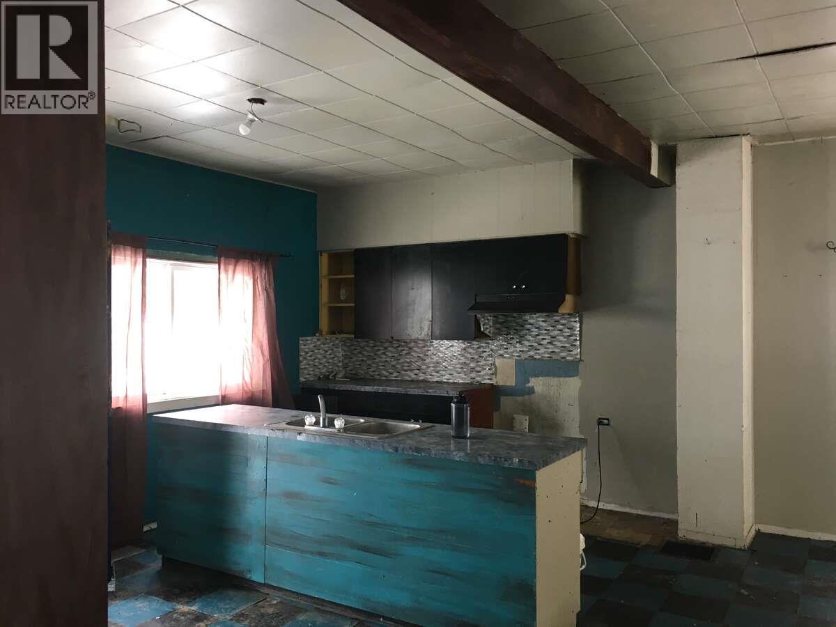 6904 Highway 6, Appledale, British Columbia  V0G 2J0 - Photo 10 - 10371217