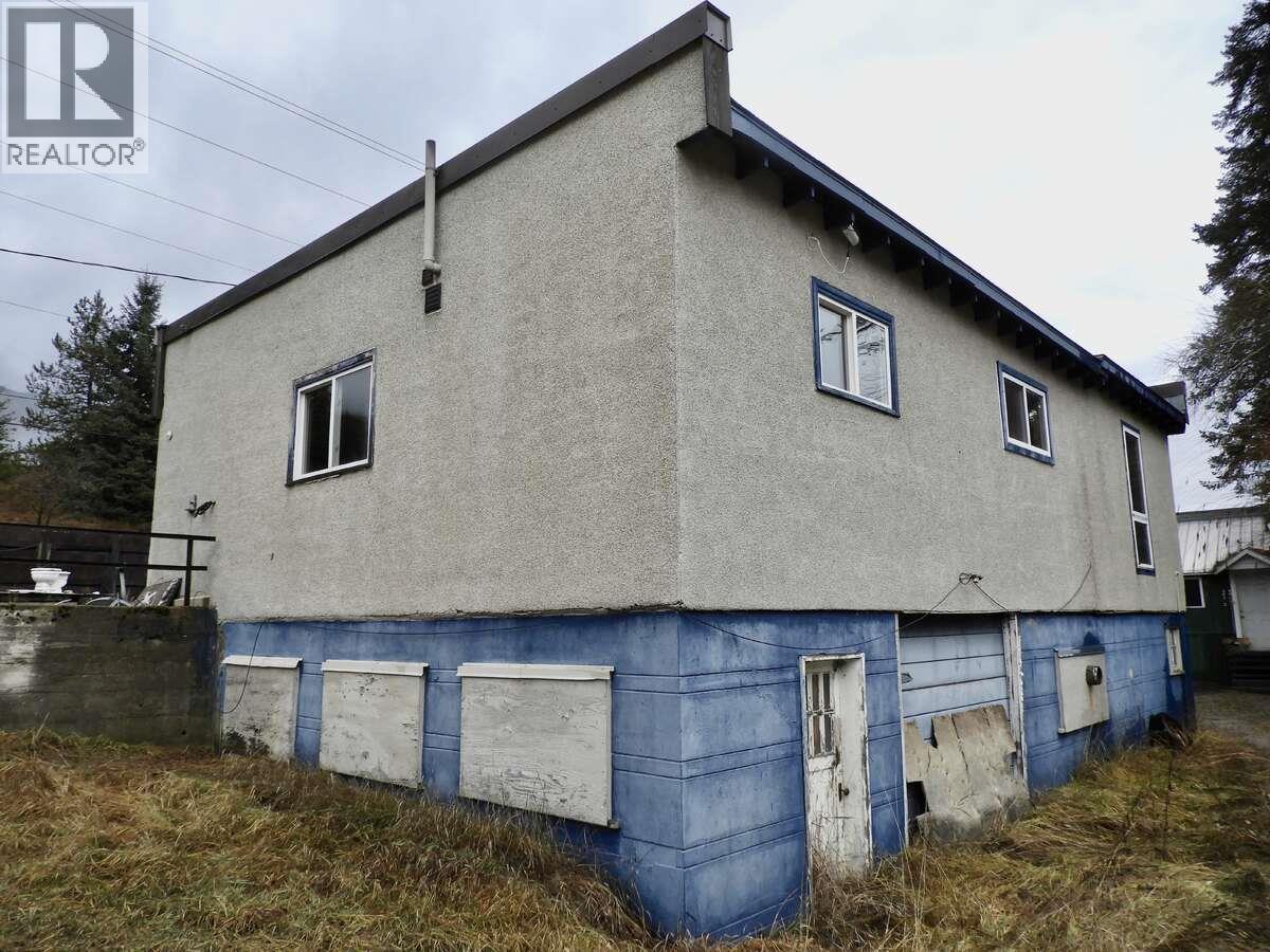 6904 Highway 6, Appledale, British Columbia  V0G 2J0 - Photo 5 - 10371217