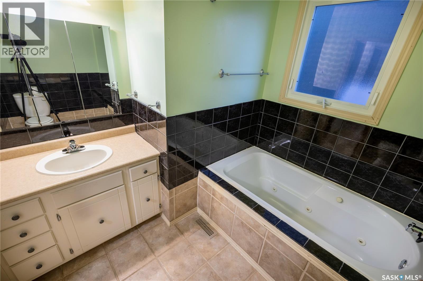 54 Buttercup Crescent Nw, Moose Jaw, Saskatchewan  S6J 1A4 - Photo 15 - SK027977