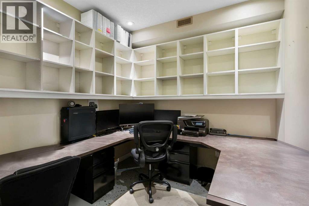 5, 30 Griffin Industrial Point, Cochrane, Alberta  T4C 0A2 - Photo 4 - A2271454