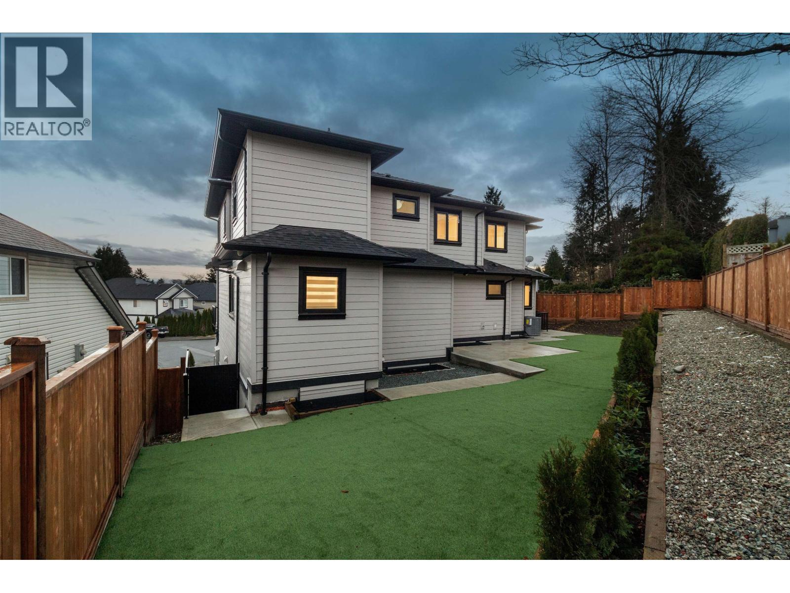 2289 CAPE HORN, Coquitlam, British Columbia