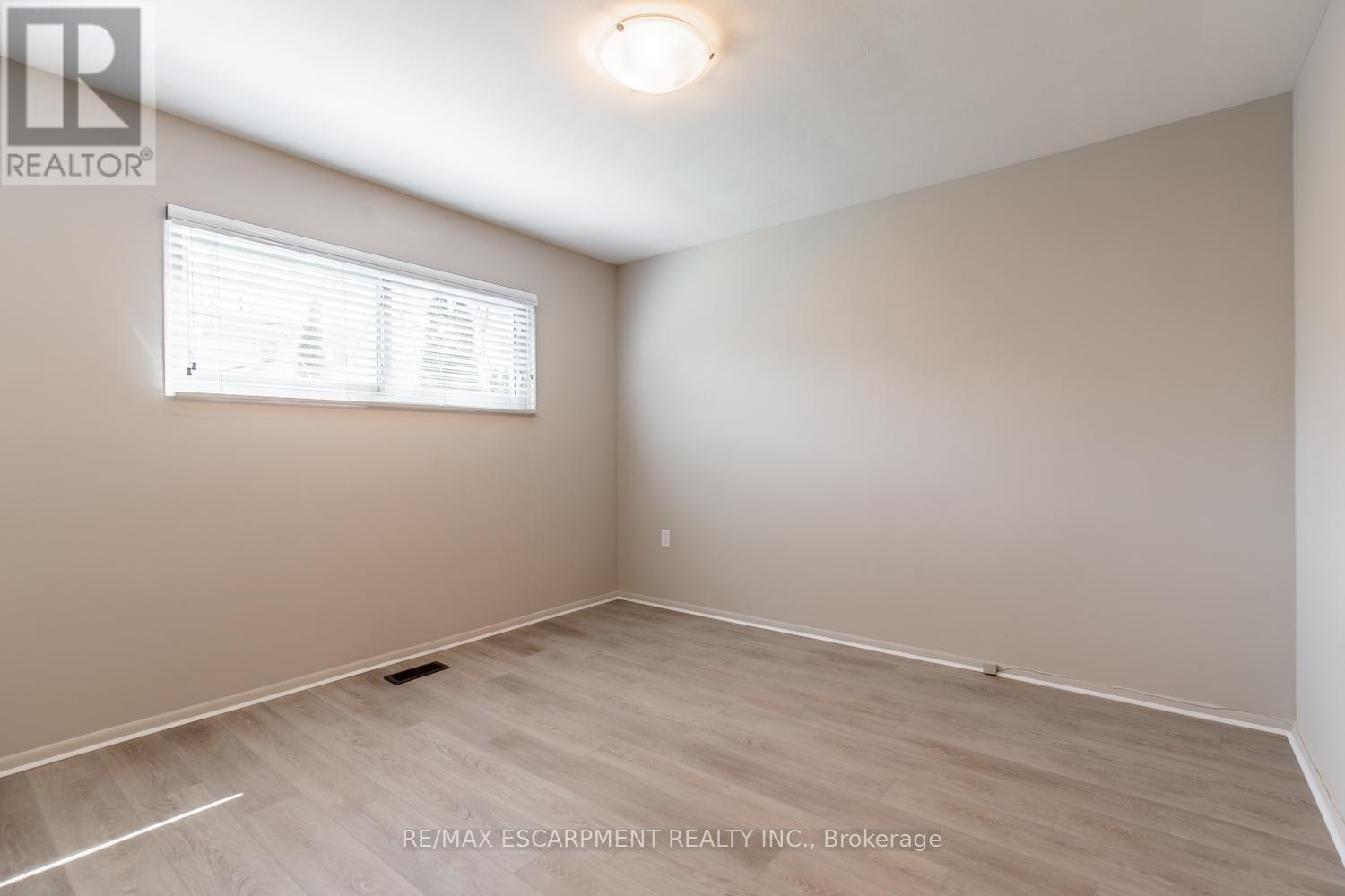 1 - 249 West 33rd Street, Hamilton, Ontario  L9C 5J7 - Photo 17 - X12759830