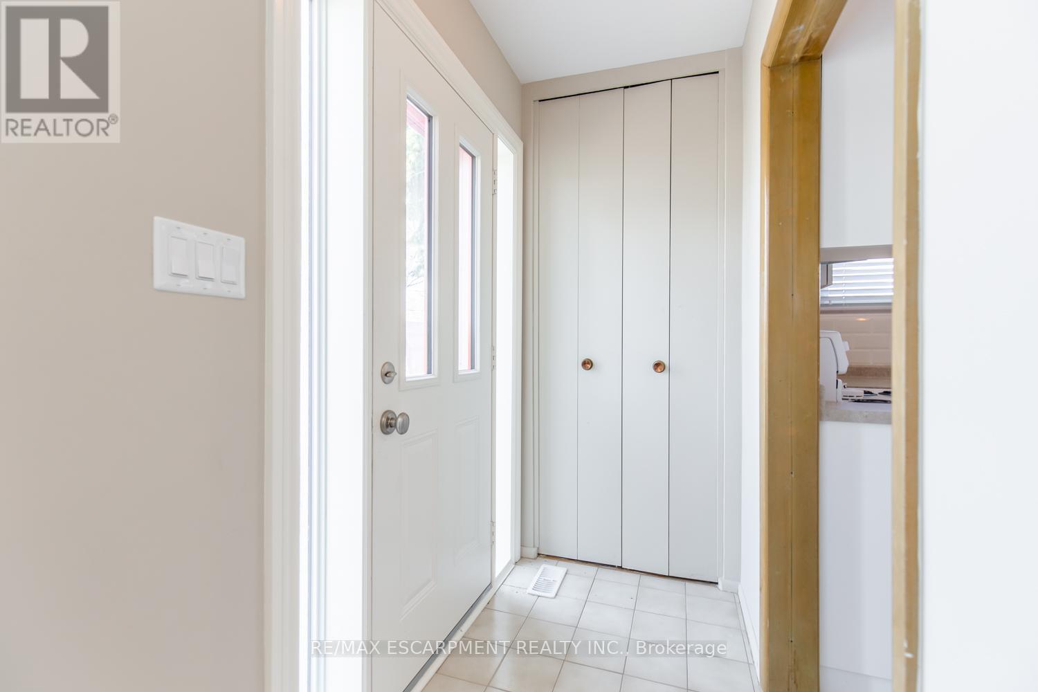 1 - 249 West 33rd Street, Hamilton, Ontario  L9C 5J7 - Photo 3 - X12759830