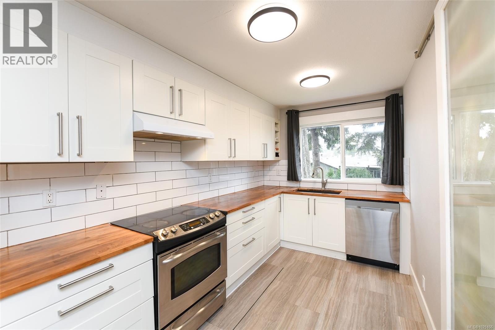 2350b Willemar Ave, Courtenay, British Columbia  V9N 3M8 - Photo 13 - 1025166