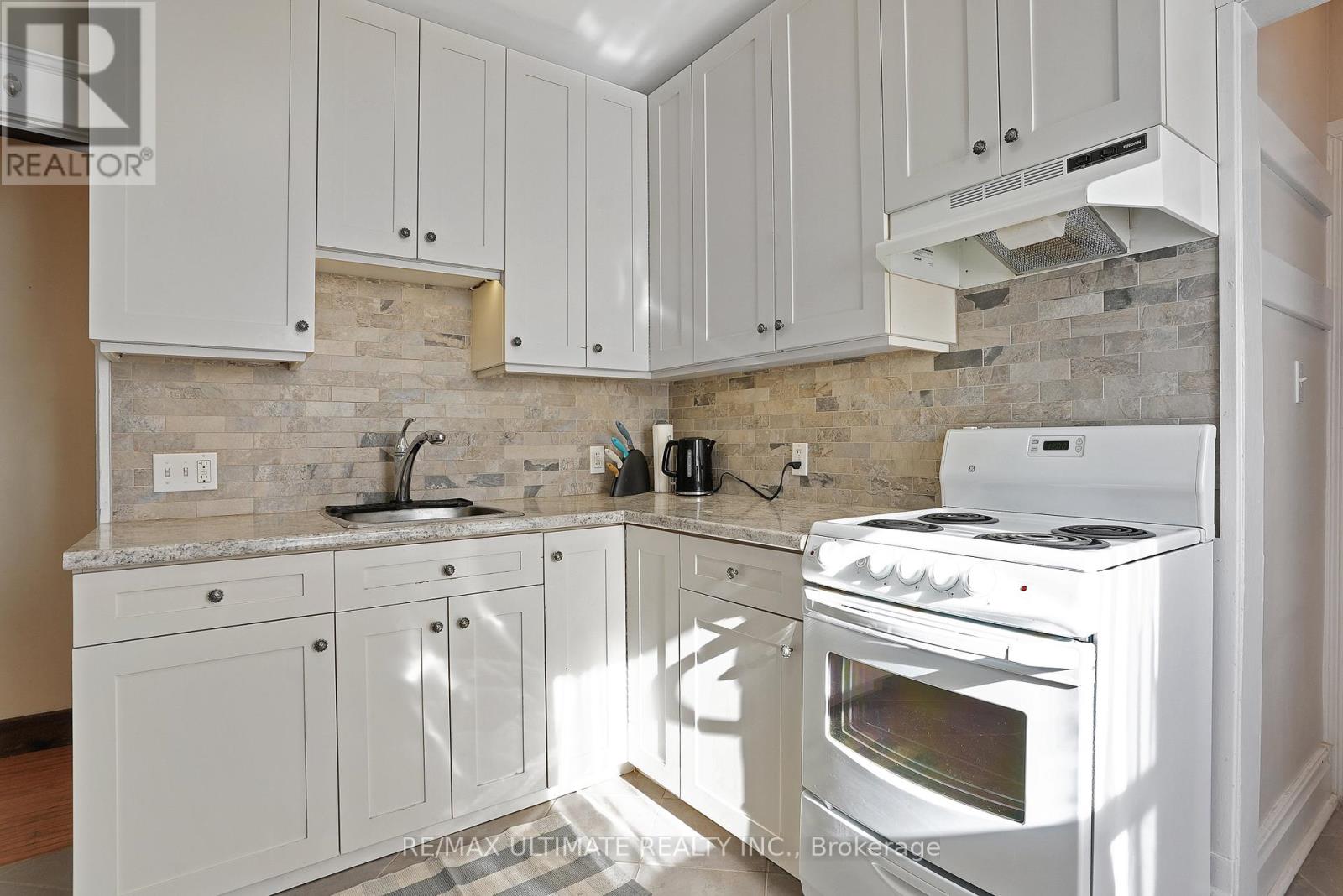 2 - 67 Moore Avenue, Kitchener, Ontario  N2H 3S2 - Photo 3 - X12600014