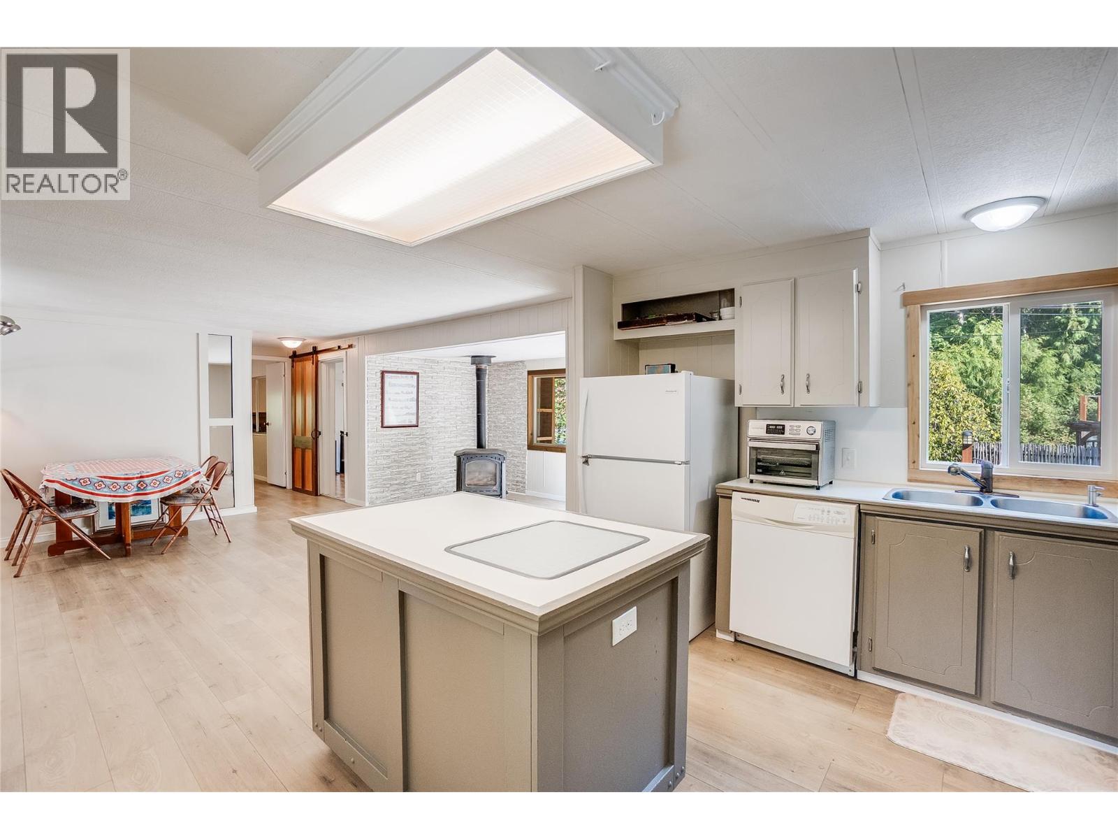 2806 3a Highway, Nelson, British Columbia  V1L 6L9 - Photo 11 - 10374957