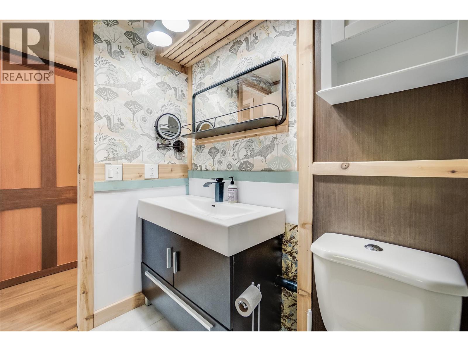 2806 3a Highway, Nelson, British Columbia  V1L 6L9 - Photo 21 - 10374957