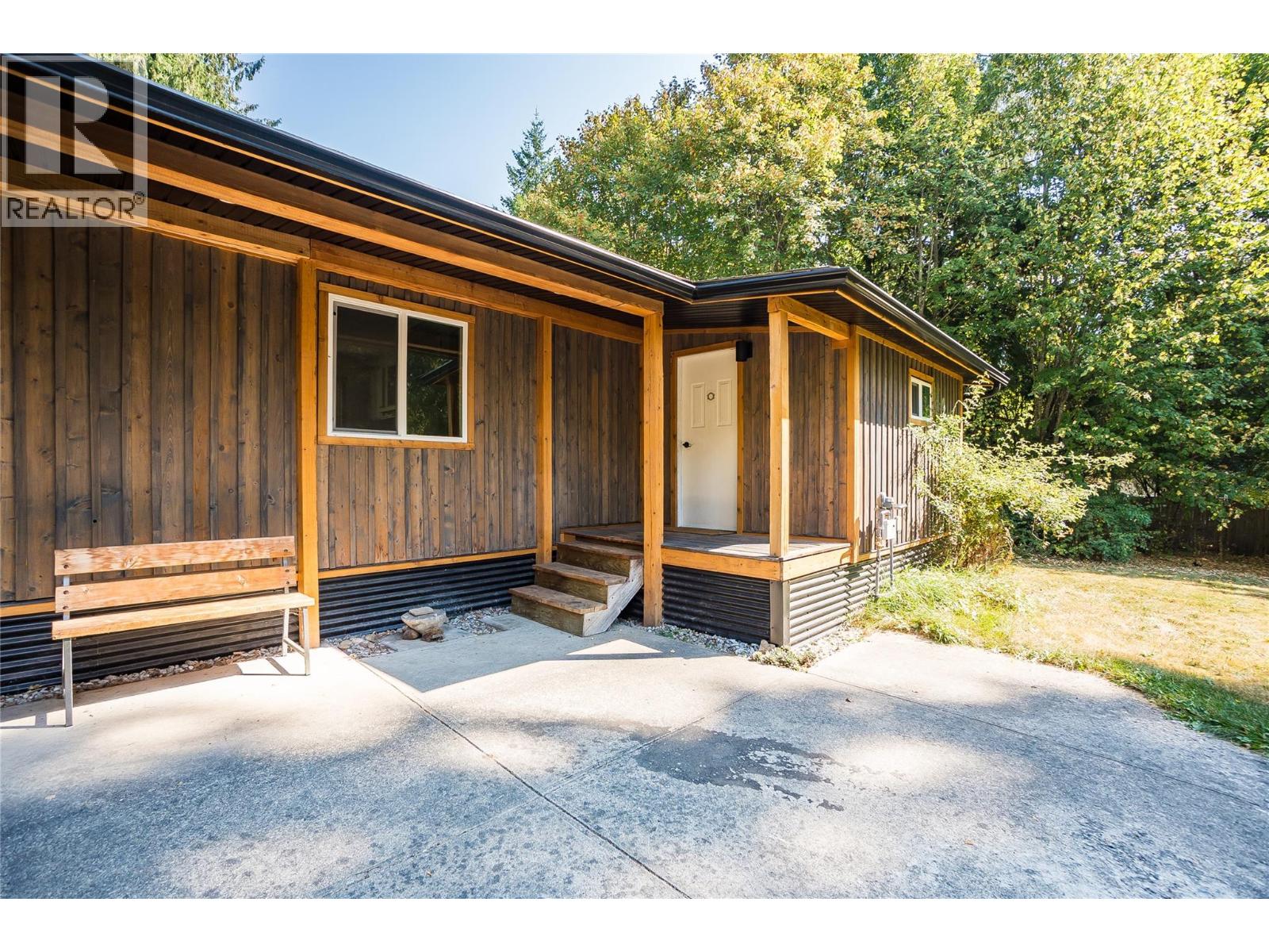 2806 3a Highway, Nelson, British Columbia  V1L 6L9 - Photo 7 - 10374957