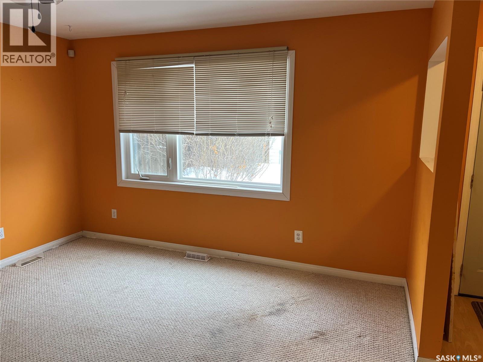 2745 Mcdonald Street, Regina, Saskatchewan  S4N 2Z9 - Photo 11 - SK027888