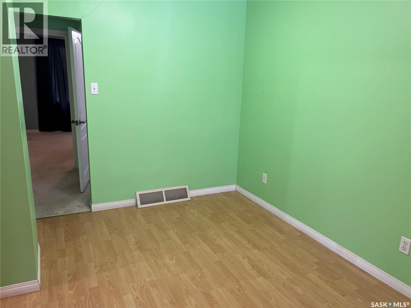 2745 Mcdonald Street, Regina, Saskatchewan  S4N 2Z9 - Photo 7 - SK027888