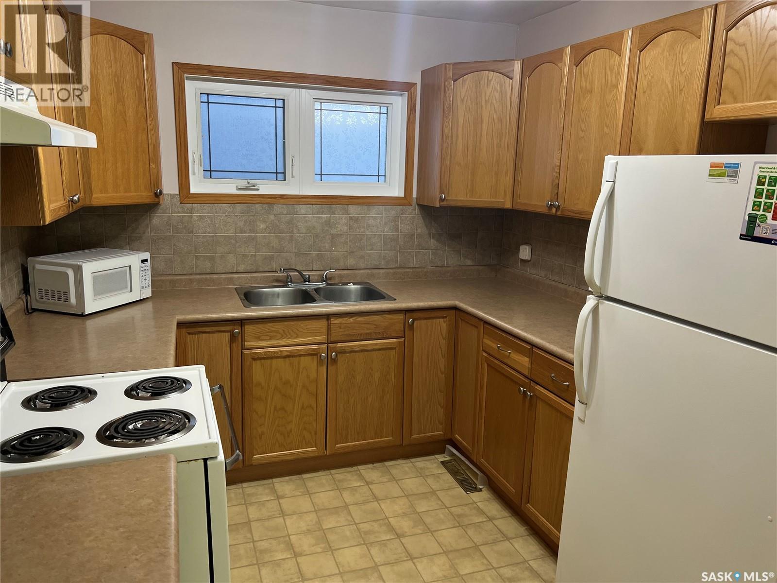 2745 Mcdonald Street, Regina, Saskatchewan  S4N 2Z9 - Photo 9 - SK027888