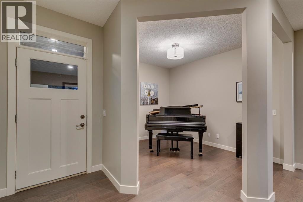 101 Cranarch Common Se, Calgary, Alberta  T3M 1M1 - Photo 3 - A2280343