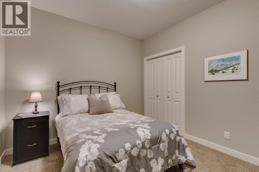 101 Cranarch Common Se, Calgary, Alberta  T3M 1M1 - Photo 32 - A2280343