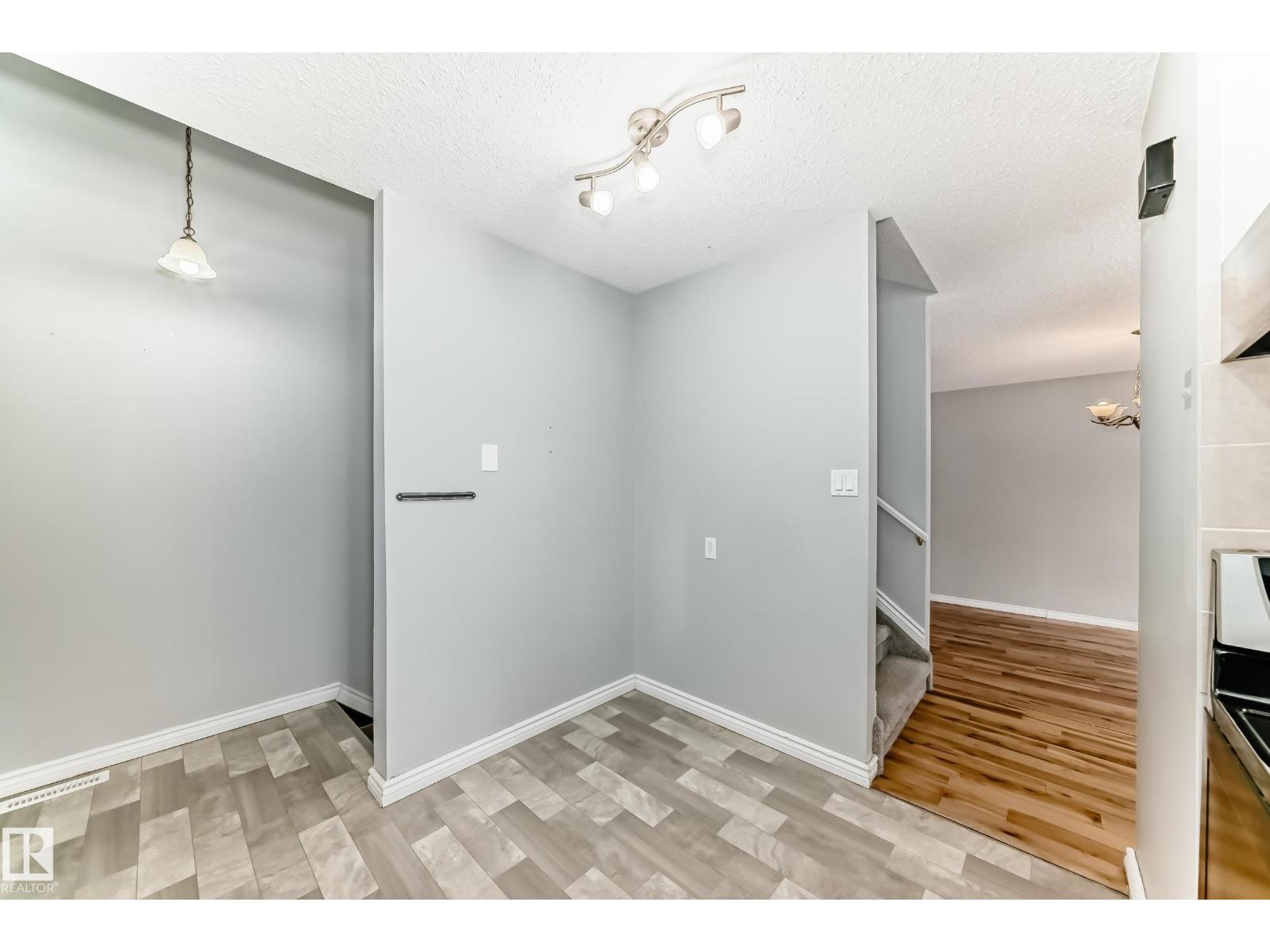 2928 49a St Nw, Edmonton, Alberta  T6L 2X1 - Photo 14 - E4471285