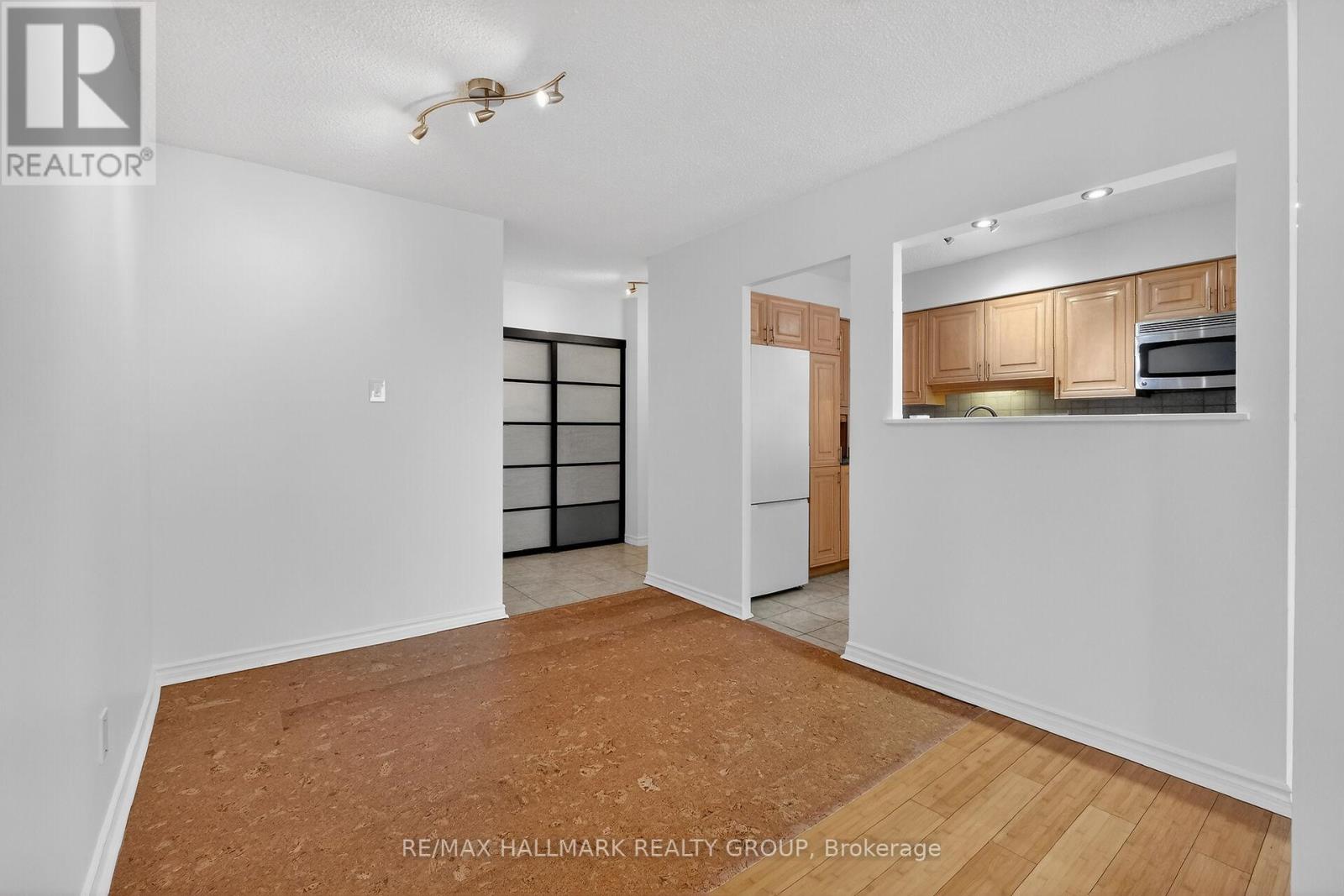 1408 - 158c Mcarthur Avenue, Ottawa, Ontario  K1L 8E7 - Photo 11 - X12759854