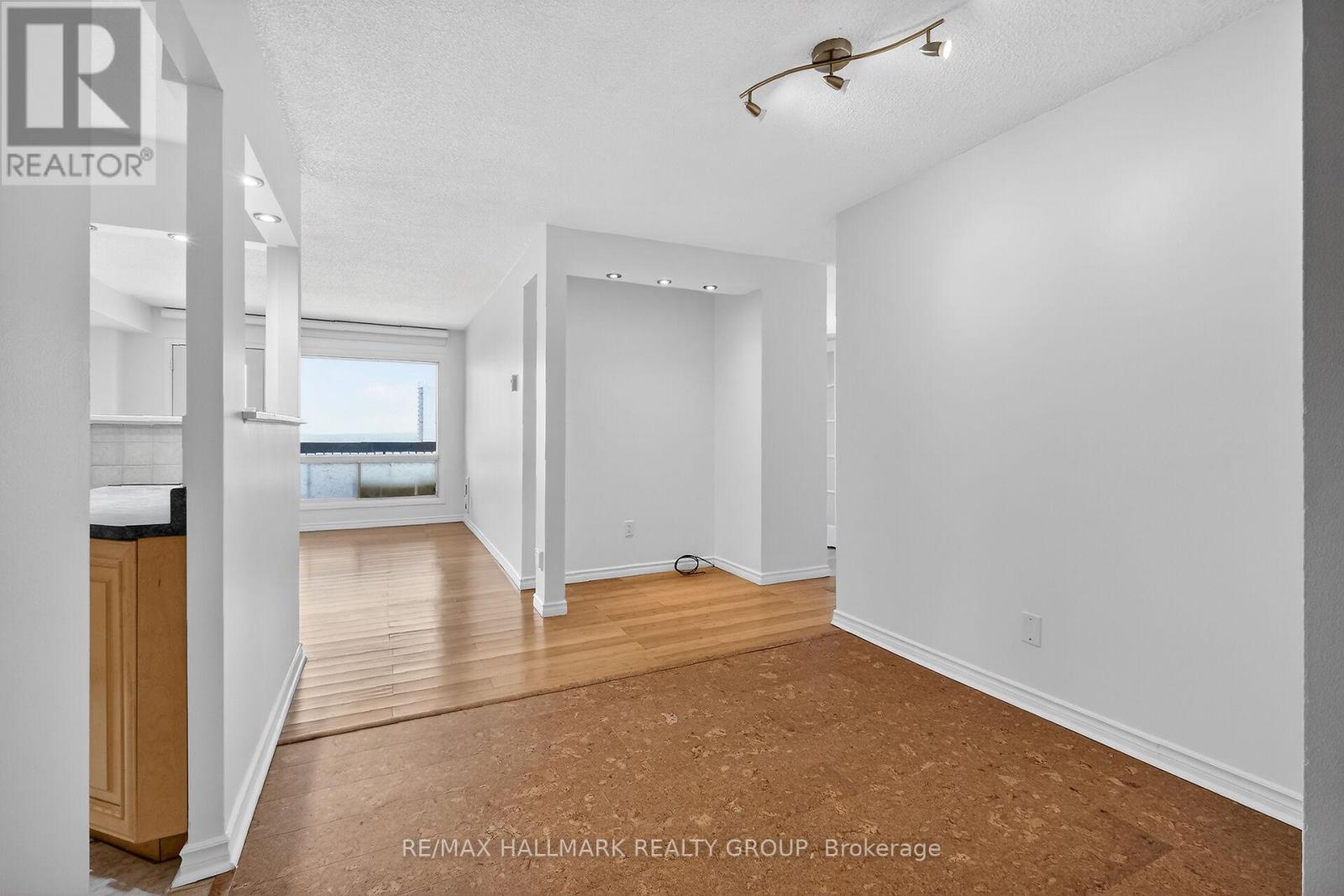 1408 - 158c Mcarthur Avenue, Ottawa, Ontario  K1L 8E7 - Photo 13 - X12759854