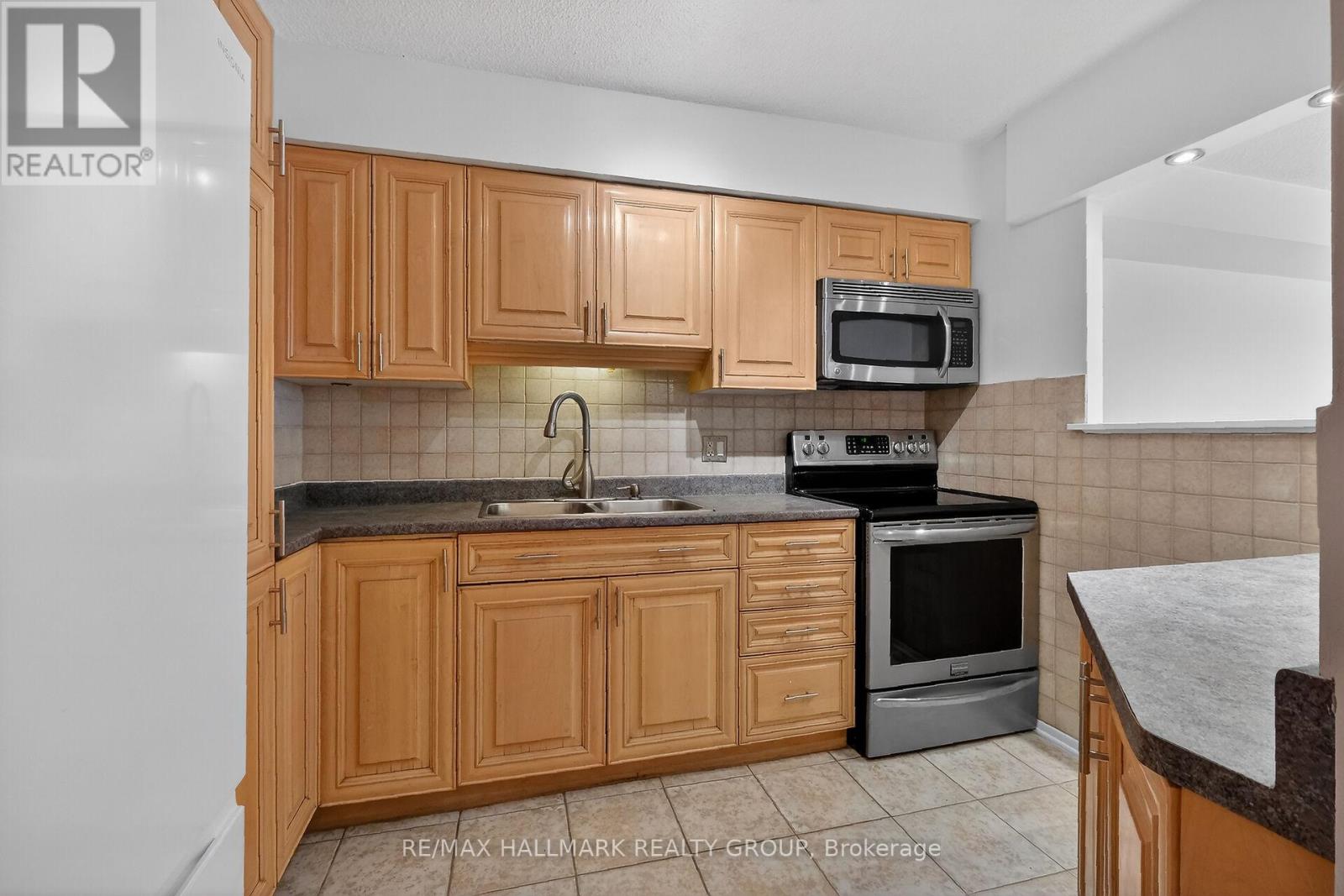 1408 - 158c Mcarthur Avenue, Ottawa, Ontario  K1L 8E7 - Photo 22 - X12759854