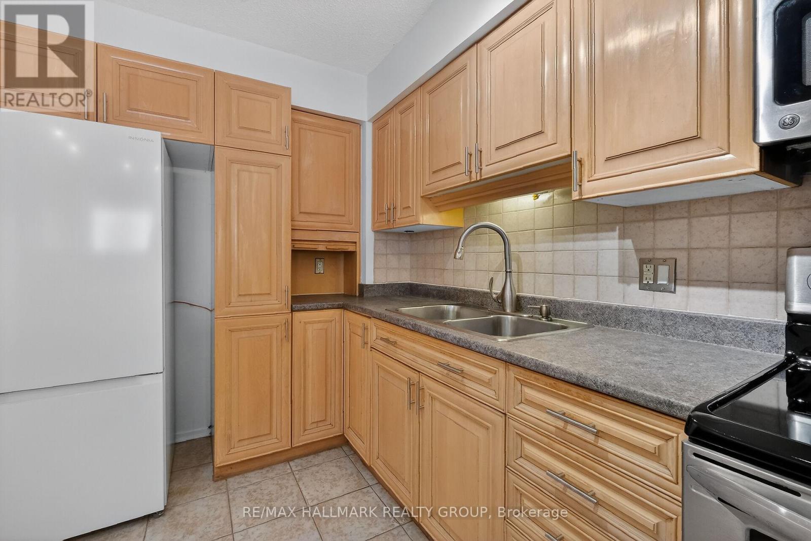 1408 - 158c Mcarthur Avenue, Ottawa, Ontario  K1L 8E7 - Photo 25 - X12759854