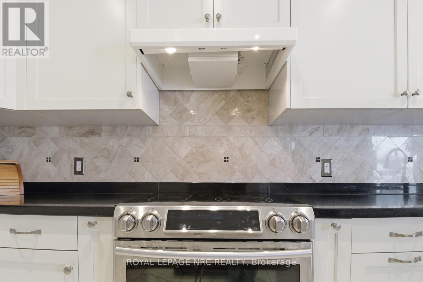 1146 Line Avenue, Pelham, Ontario  L3C 3C4 - Photo 11 - X12759858