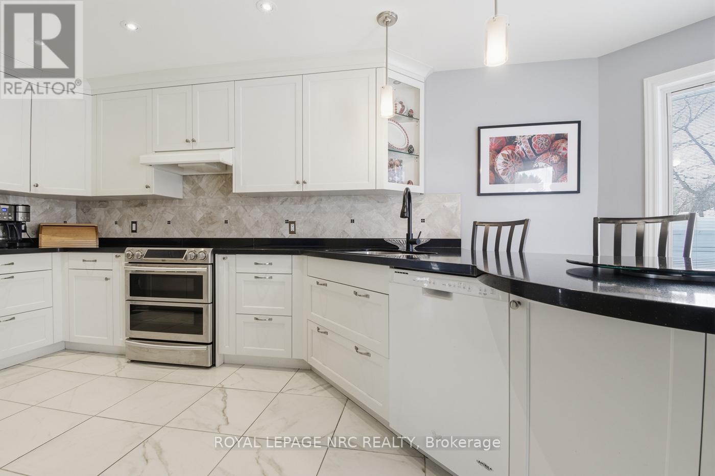 1146 Line Avenue, Pelham, Ontario  L3C 3C4 - Photo 12 - X12759858