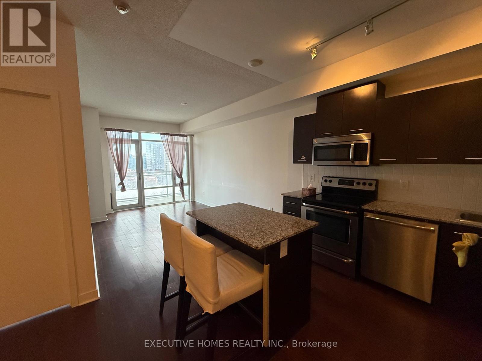 803 - 365 Prince Of Wales Drive, Mississauga, Ontario  L5B 0G6 - Photo 3 - W12759056